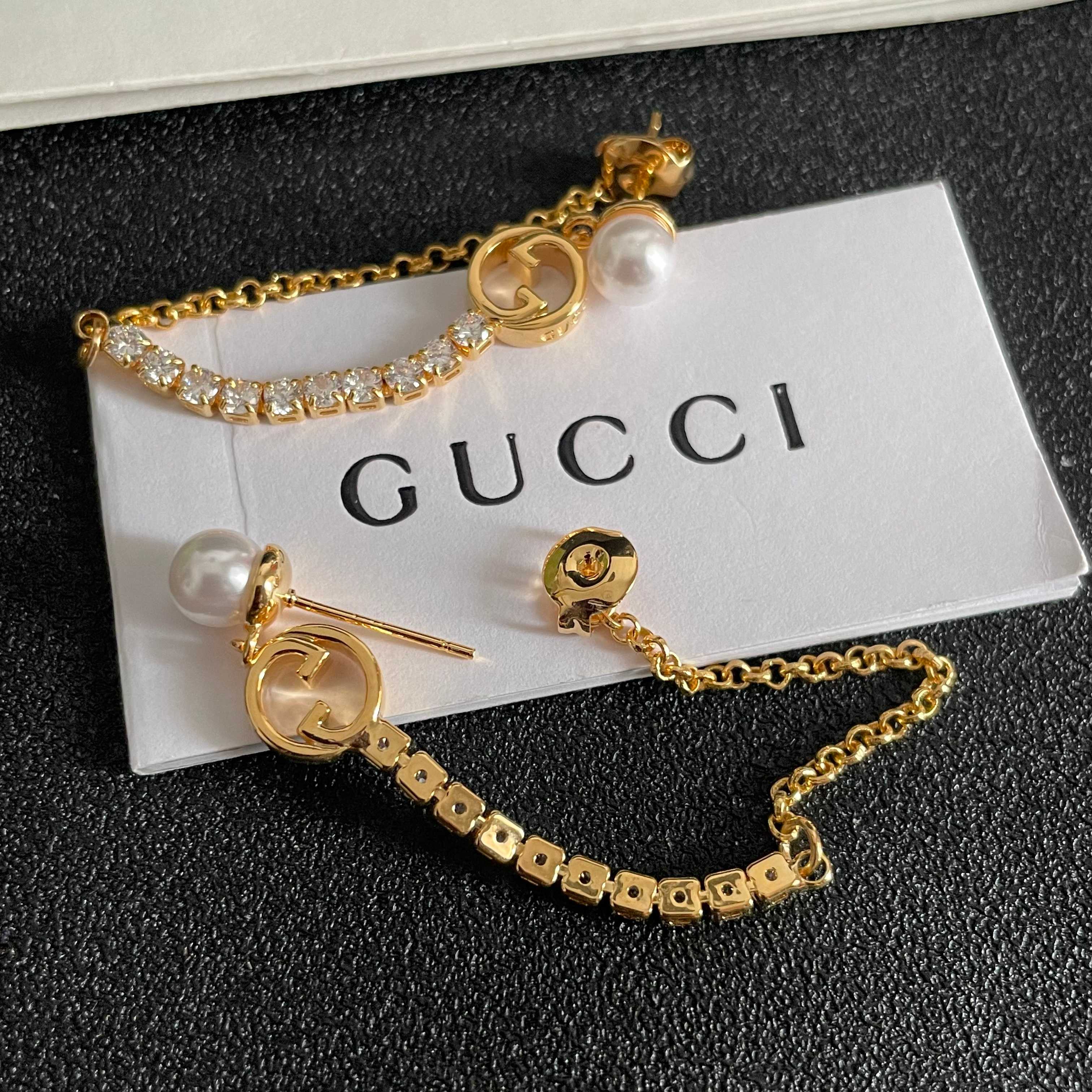 Gucci Jewelry Earring Low-key luxury small double C