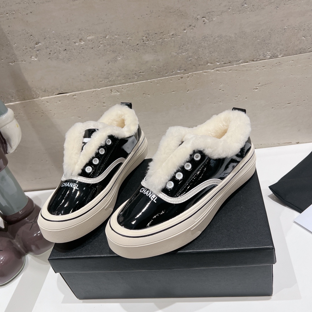 Chanel 020 Casual shoes XM062