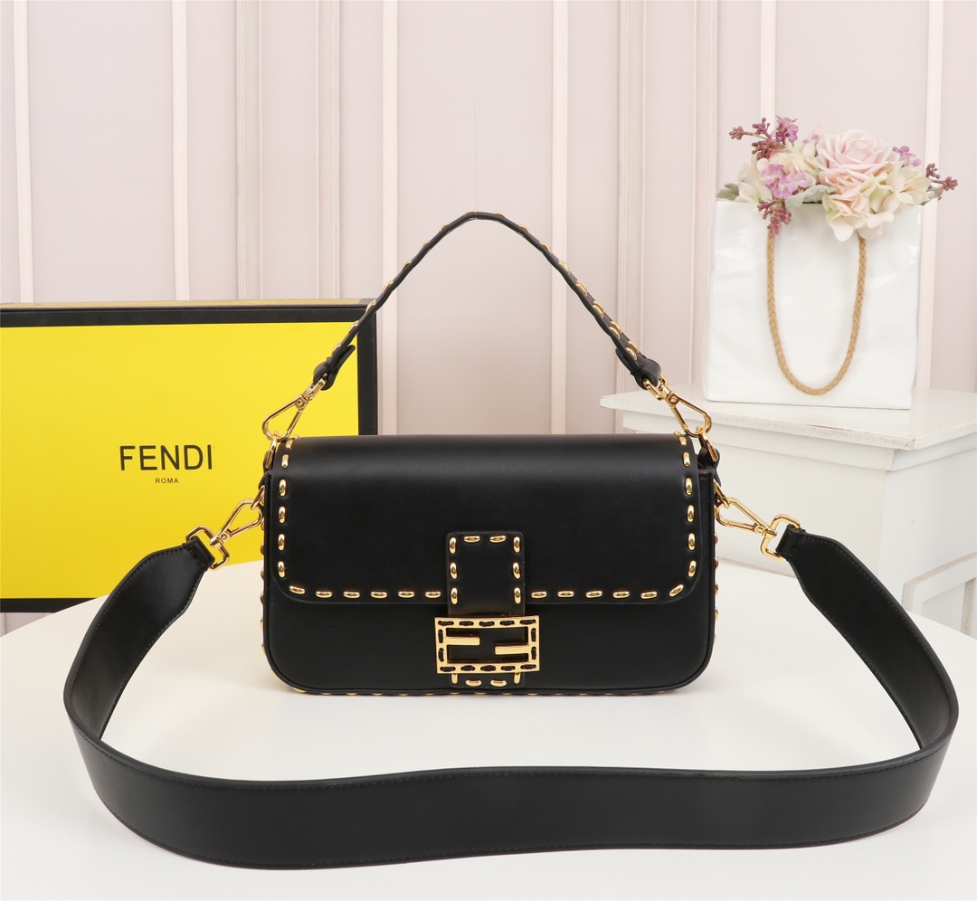 Fendi80012JQE022 27x15x6 cm