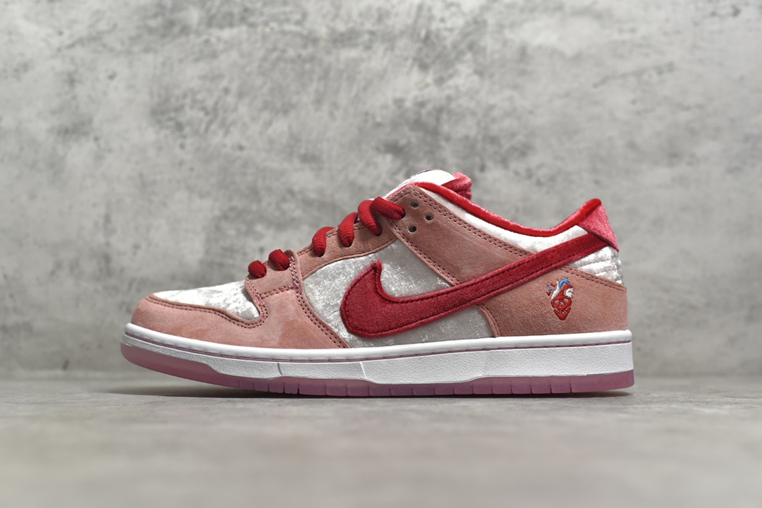 Strangelove × Nike SB Dunk Low Pro QS CT2552-800 XM072