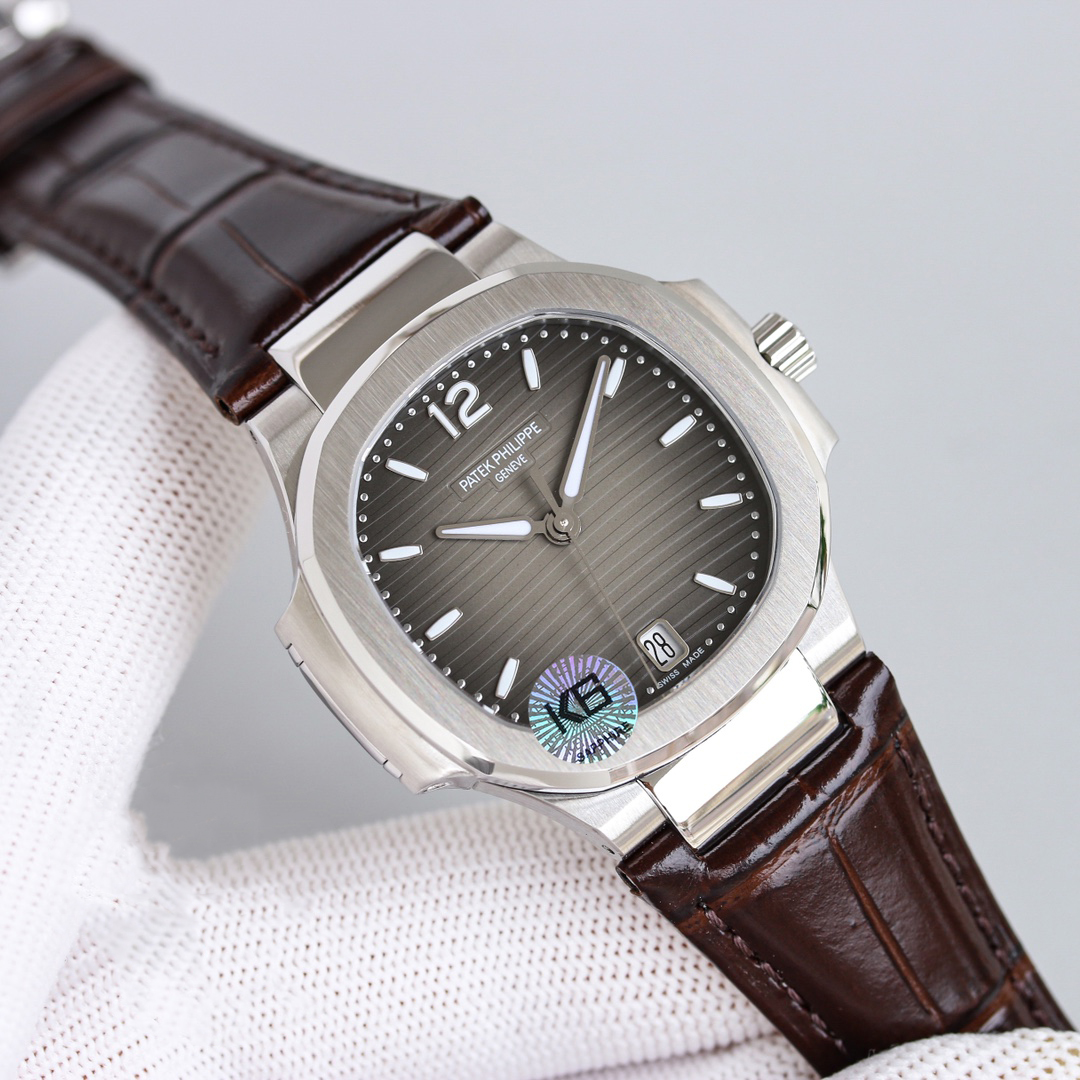 PATEK PHILIPPE NAUTILUS 7118 35.2mm