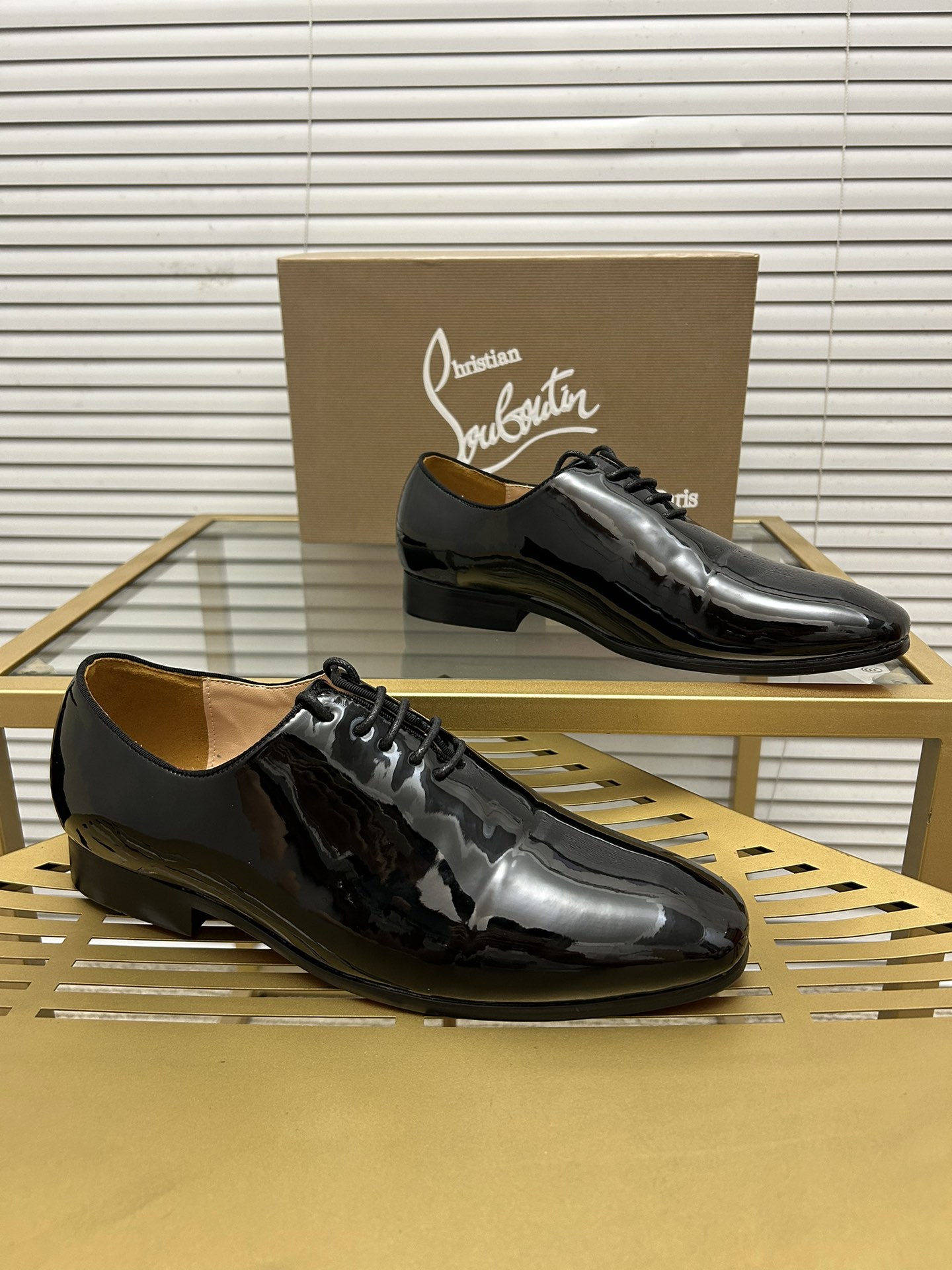 Christian Louboutin 039 Casual shoes HL003