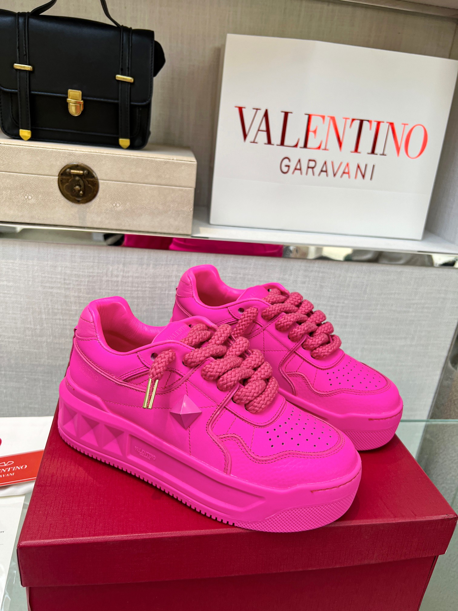 Valentino 002 Casual shoes XM 033