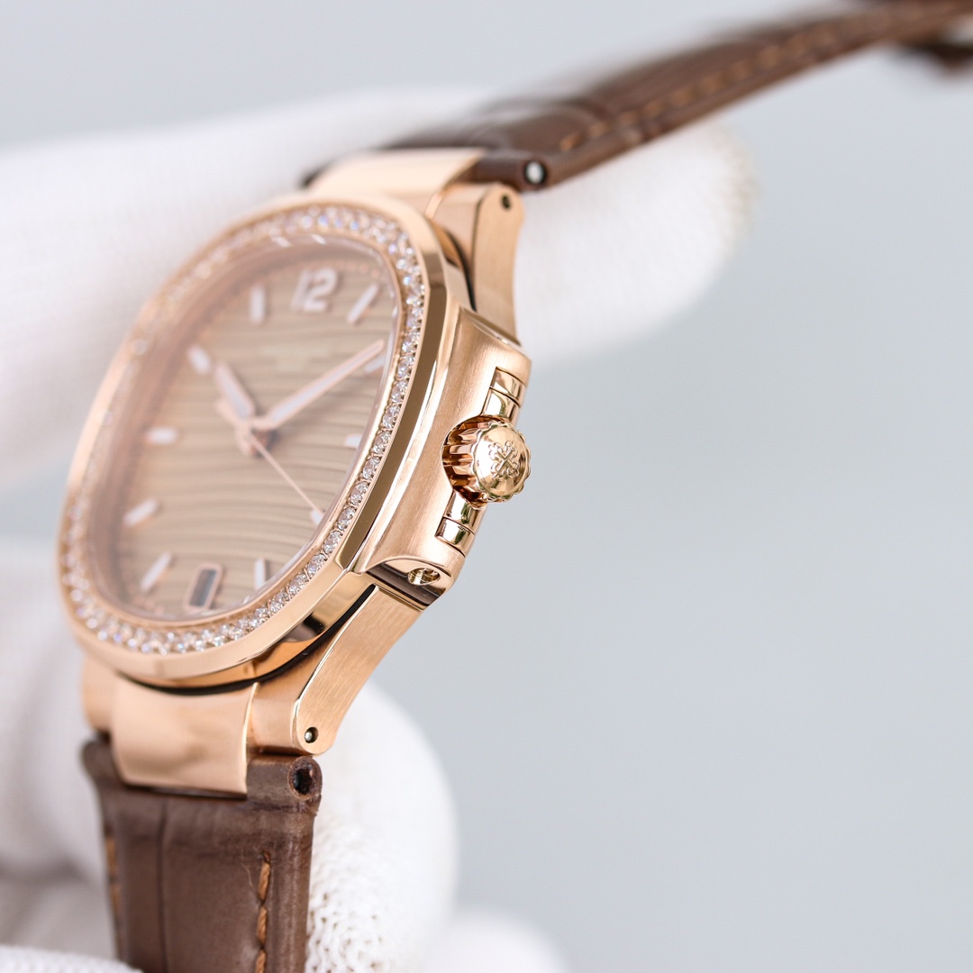 PATEK PHILIPPE NAUTILUS 7118 35.2mm