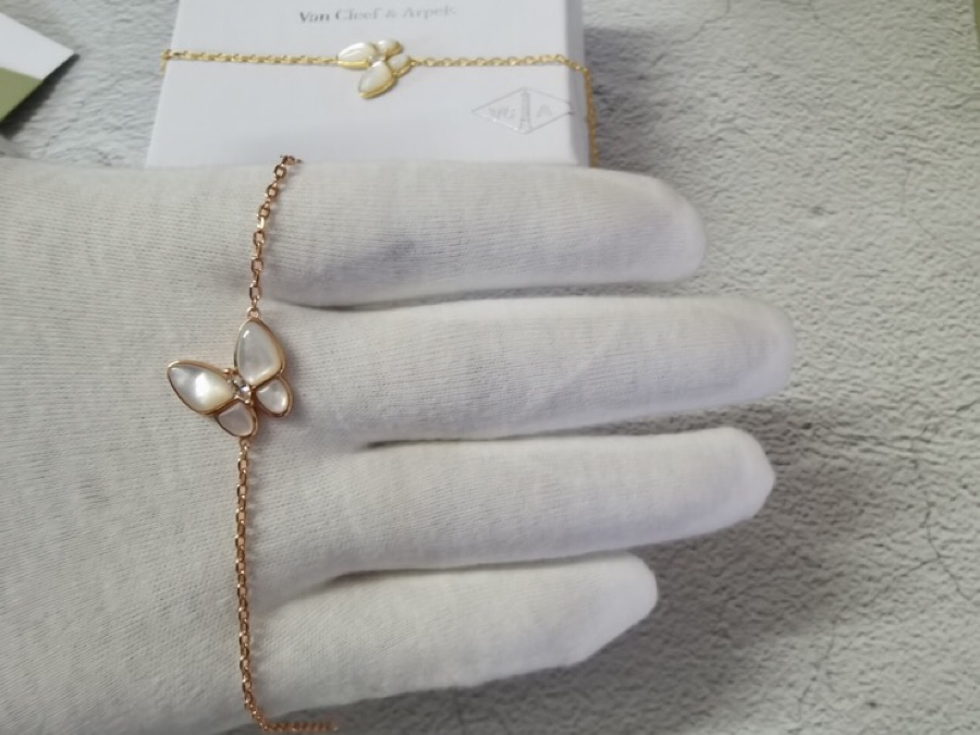 Van Cleef & Arpels Jewelry Necklace Butterfly with white Fritillaria