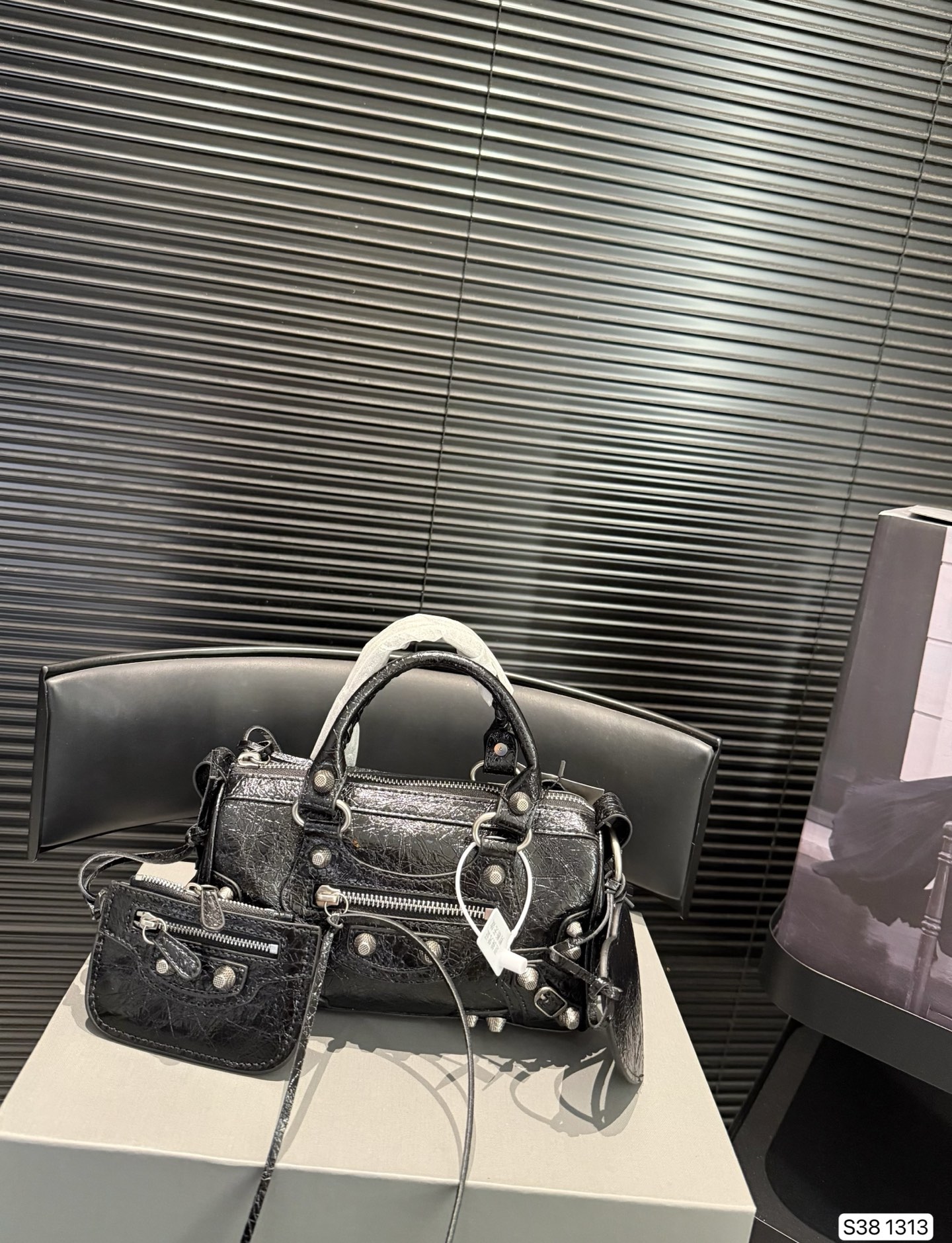 Balenciaga Shoulder Bag Ladies' Favorite