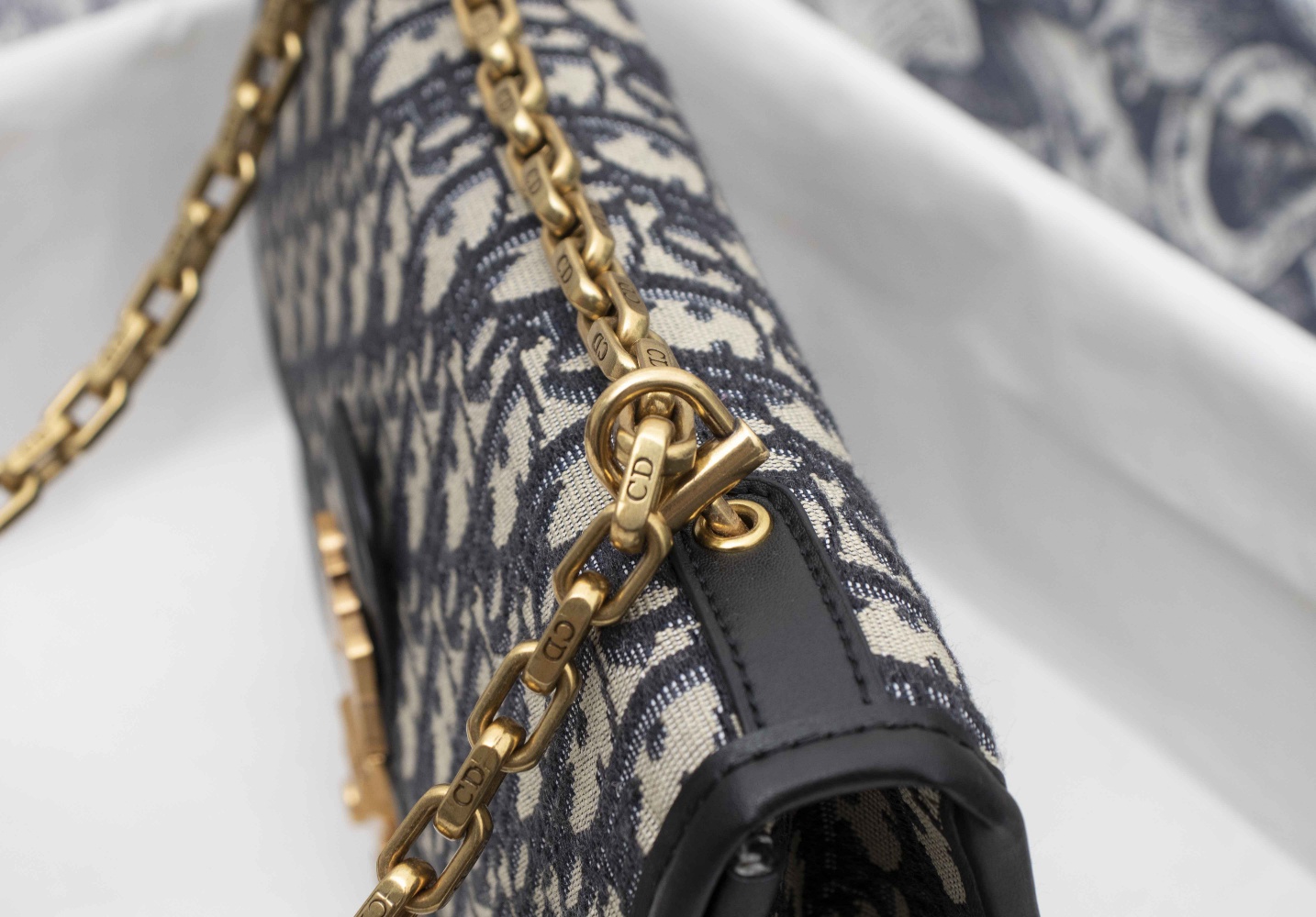 Addict Messenger Bag Blue print 1013 XB091 24cm