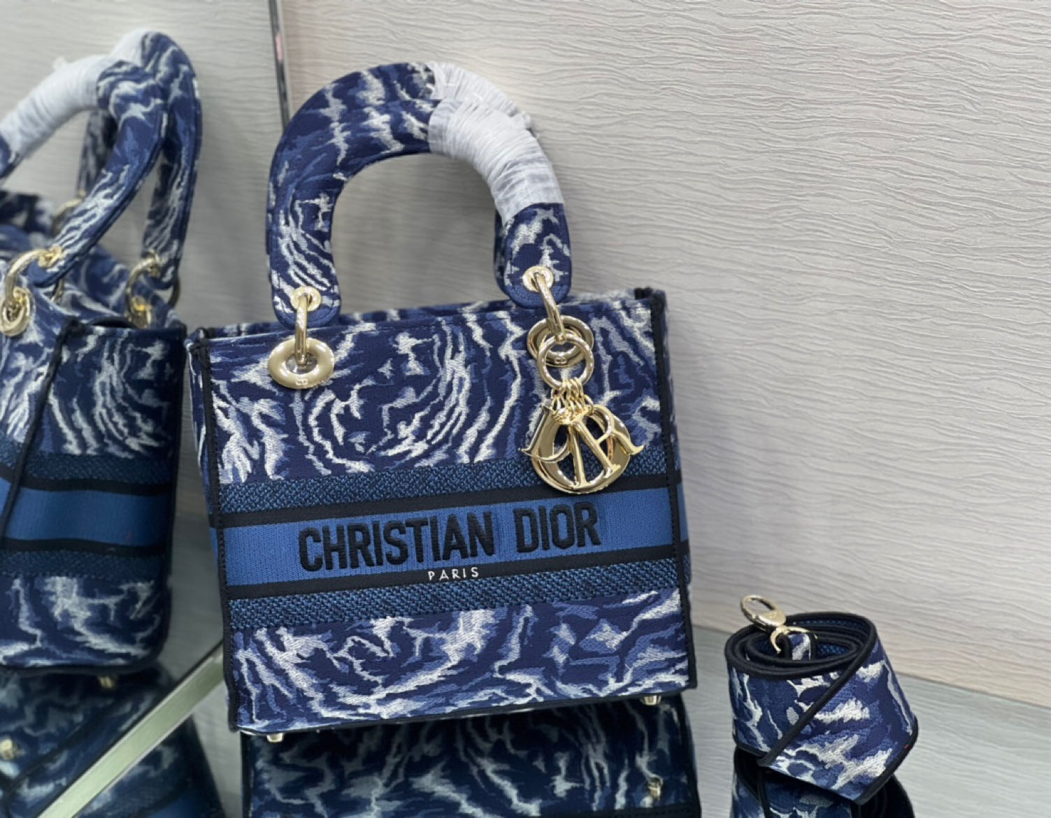 10A + top quality Dior Medium Lady D-Lite Bag M0565 LM003 24cm