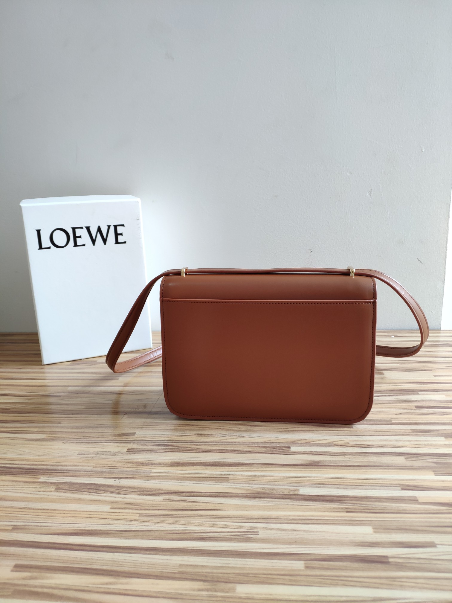 Loewe001 22PJ012 022