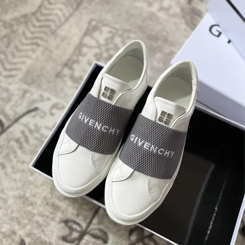 GIVENCHY 002 Casual shoes XM 003 01
