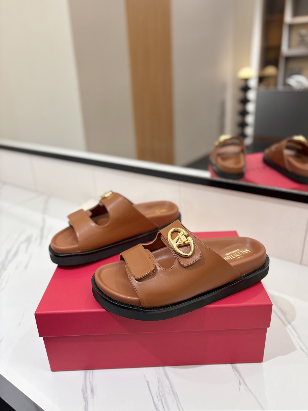 Valentino Shoes Ladies' Favorite Slipper 2025 New beach women's slippers