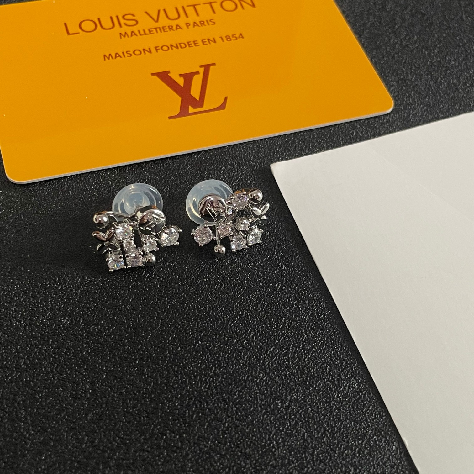 Louis Vuitton Jewelry Earring Snowflake Design
