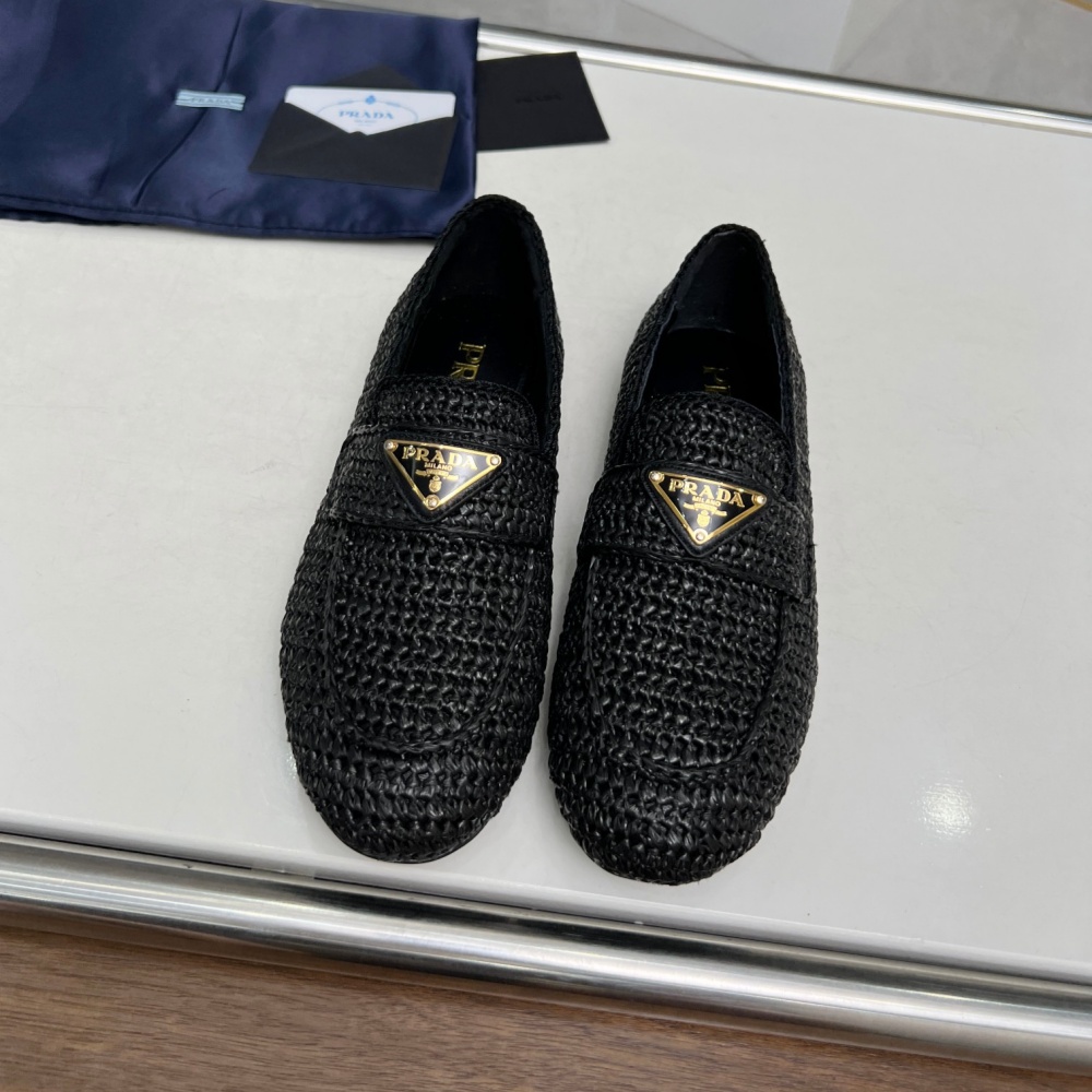 Prada Shoes Retro fashionable and avant-garde flat sole shoes