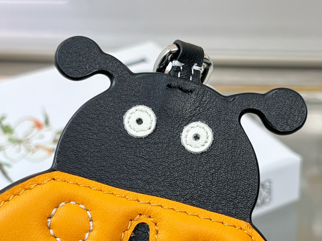 Loewe Key Chain Beetle Charm Imported Calfskin Keychain Charms Accessories