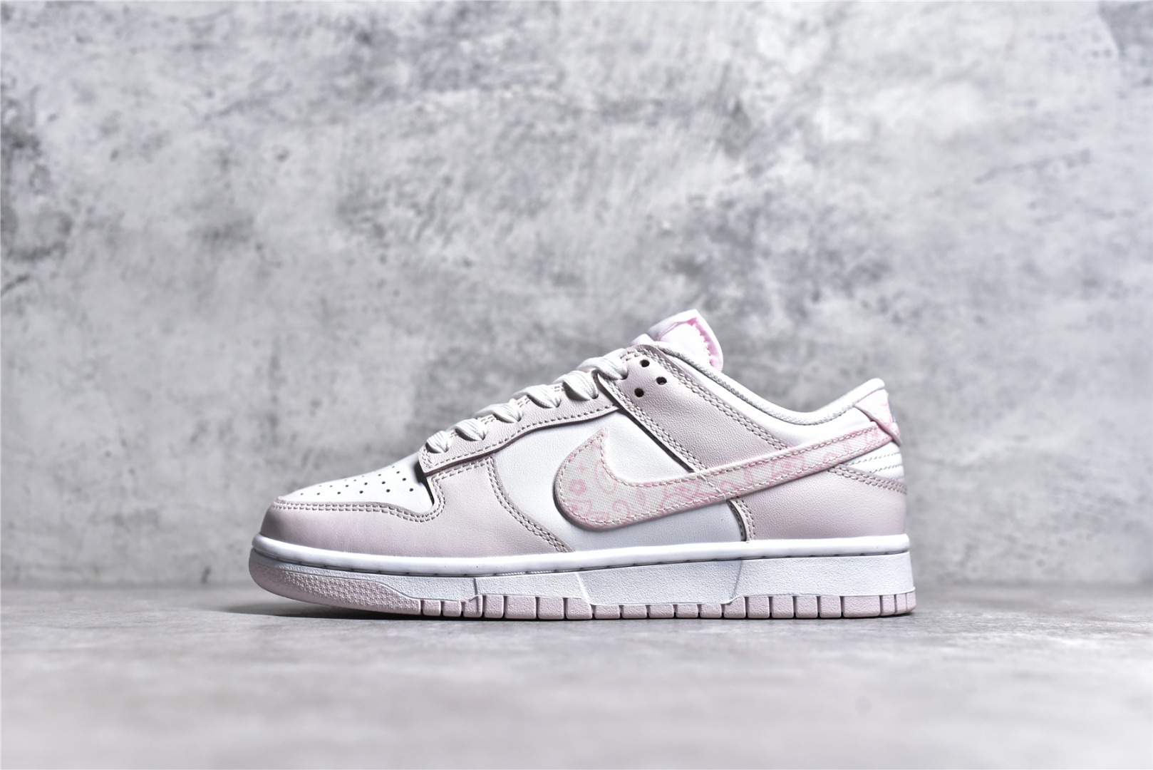 NK Dunk Low   Pink Paisley   FD1449-100