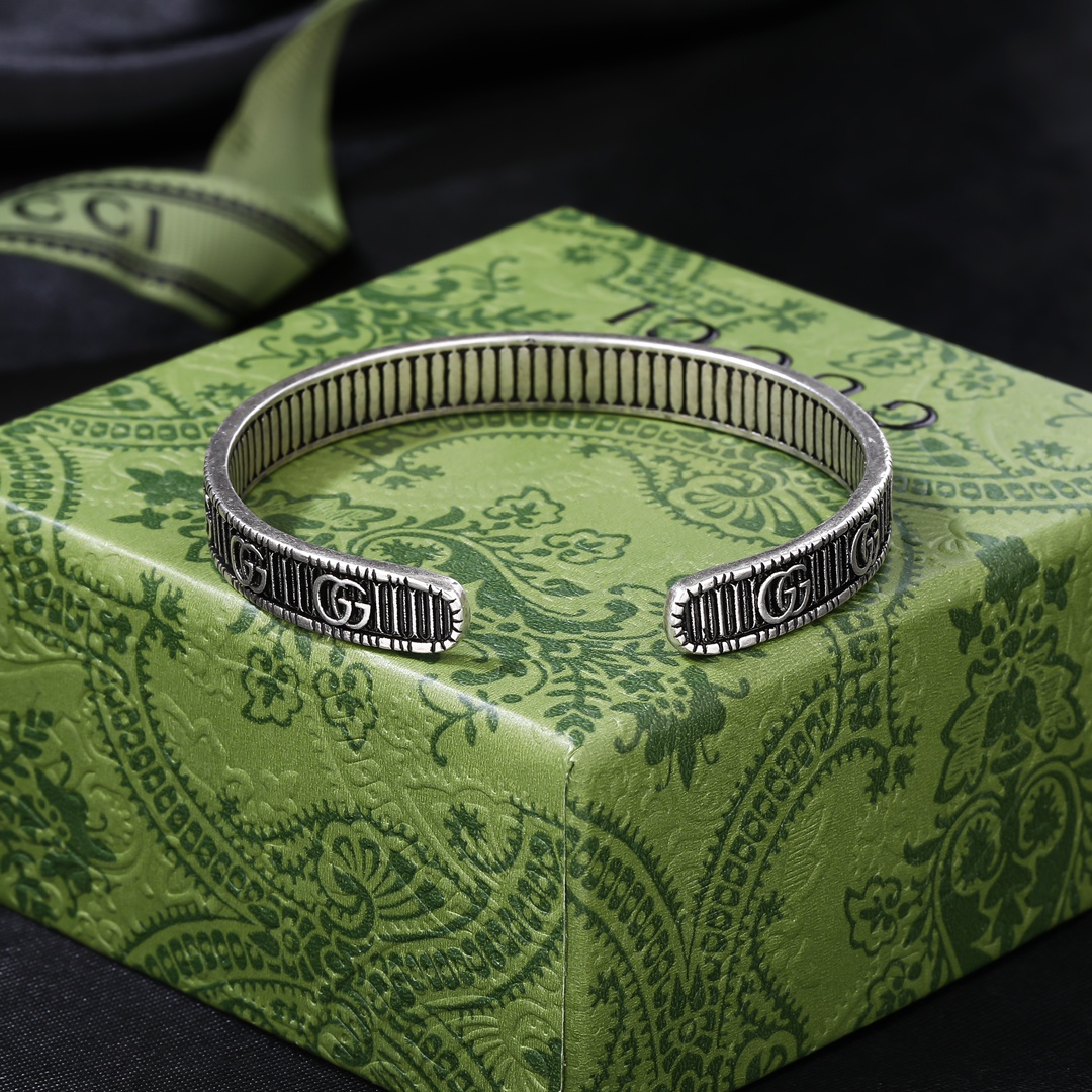 Gucci Jewelry Bangle Double G bracelet