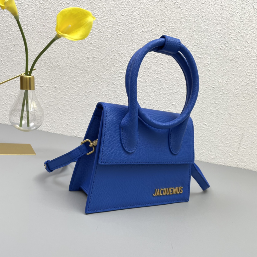 JACQUEMUS 2023 22PJ551