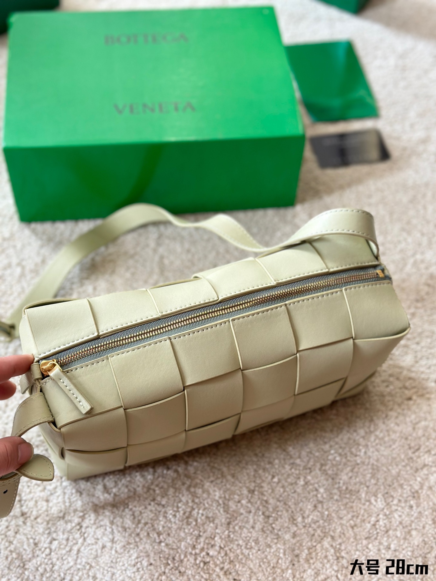 Bottega Veneta Cassette Bag 004 DB551 28cm