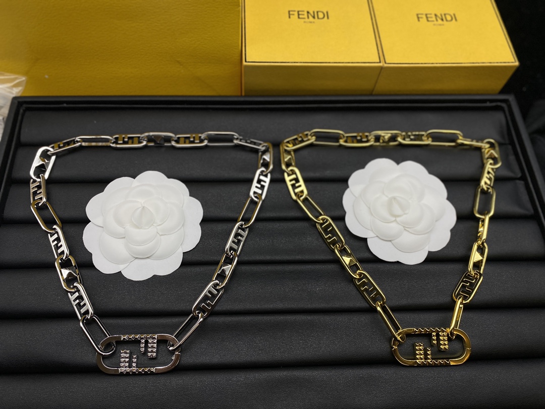 Fendi Jewelry Ring buckle hollow design