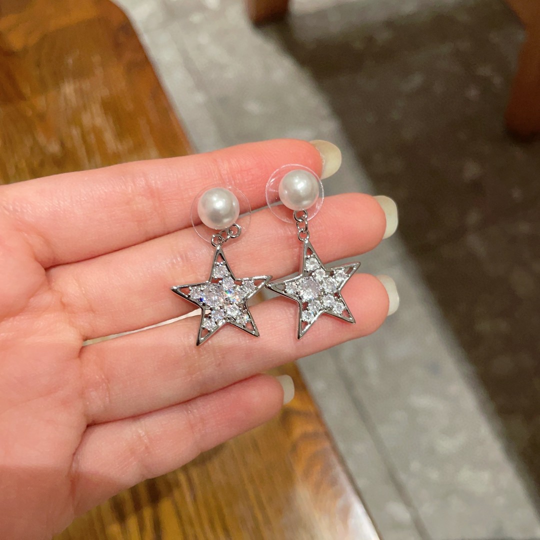 Miu Miu Jewelry Earring Five-pointed star hand drill