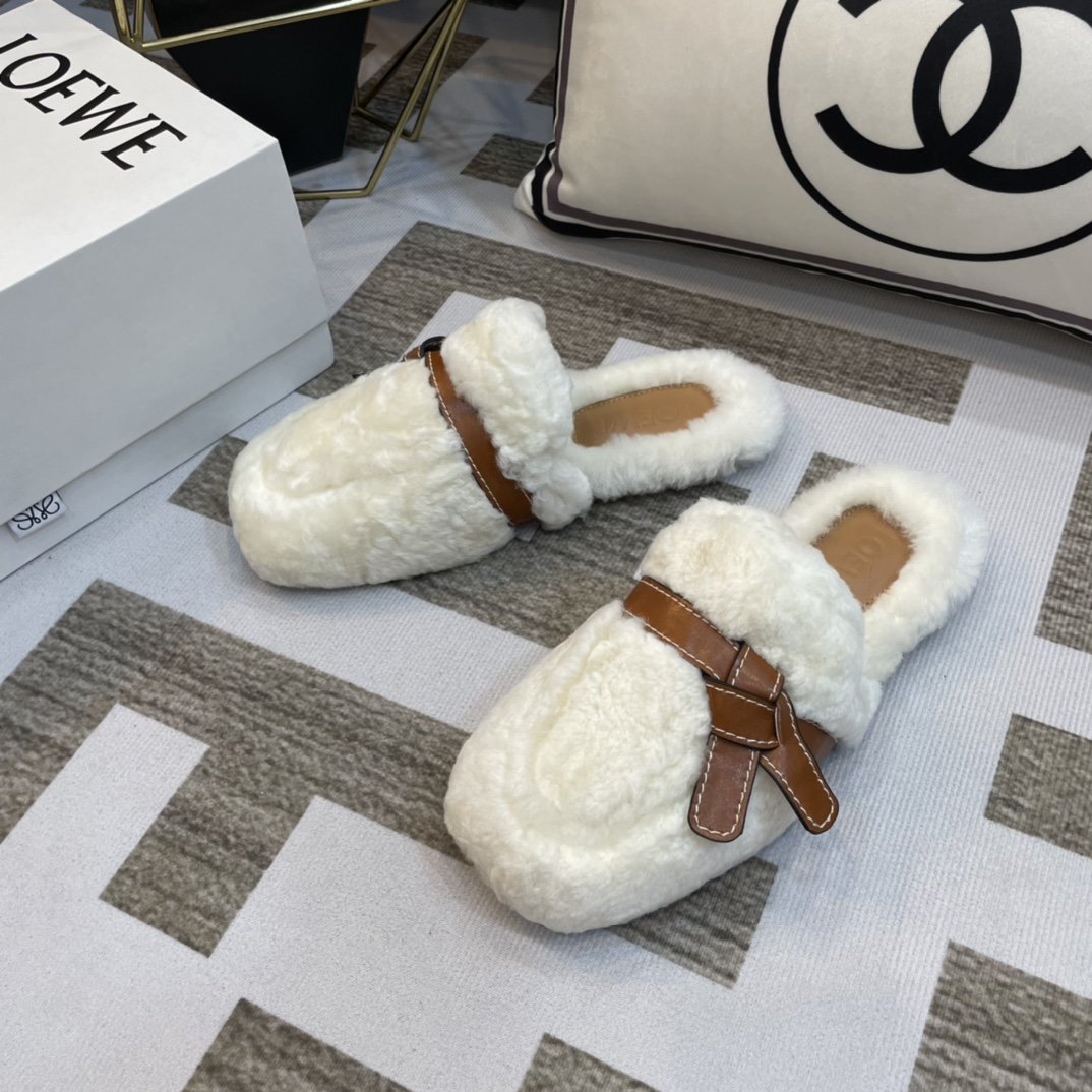 LOEWE shoes 015 XM072