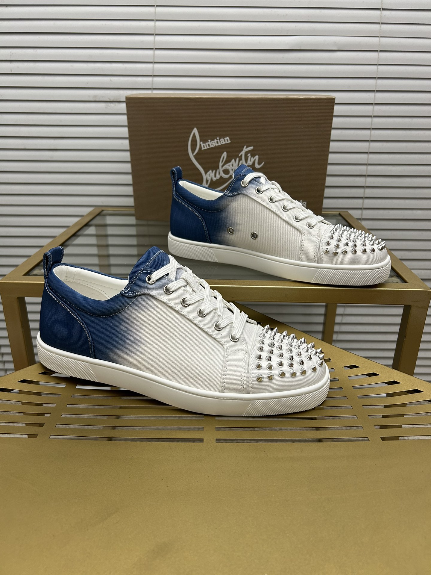 Christian Louboutin 035 Casual shoes HL003