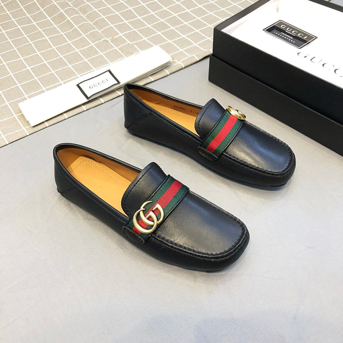 Gucci 032 Casual shoes HL053