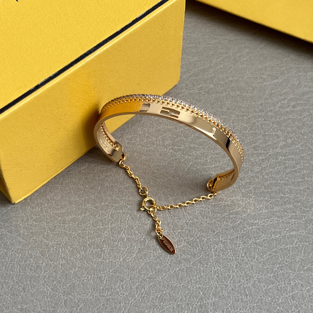 Fendi Jewelry Bangle Fine-drilled double-layer opening can be adjusted