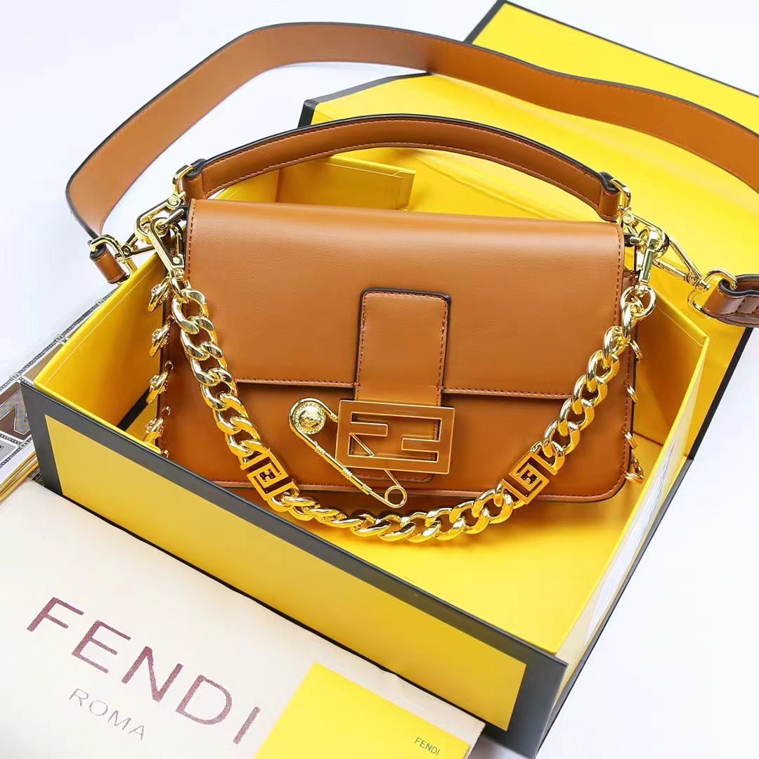 Fendi68004JQE002 26*6*15.5 cm