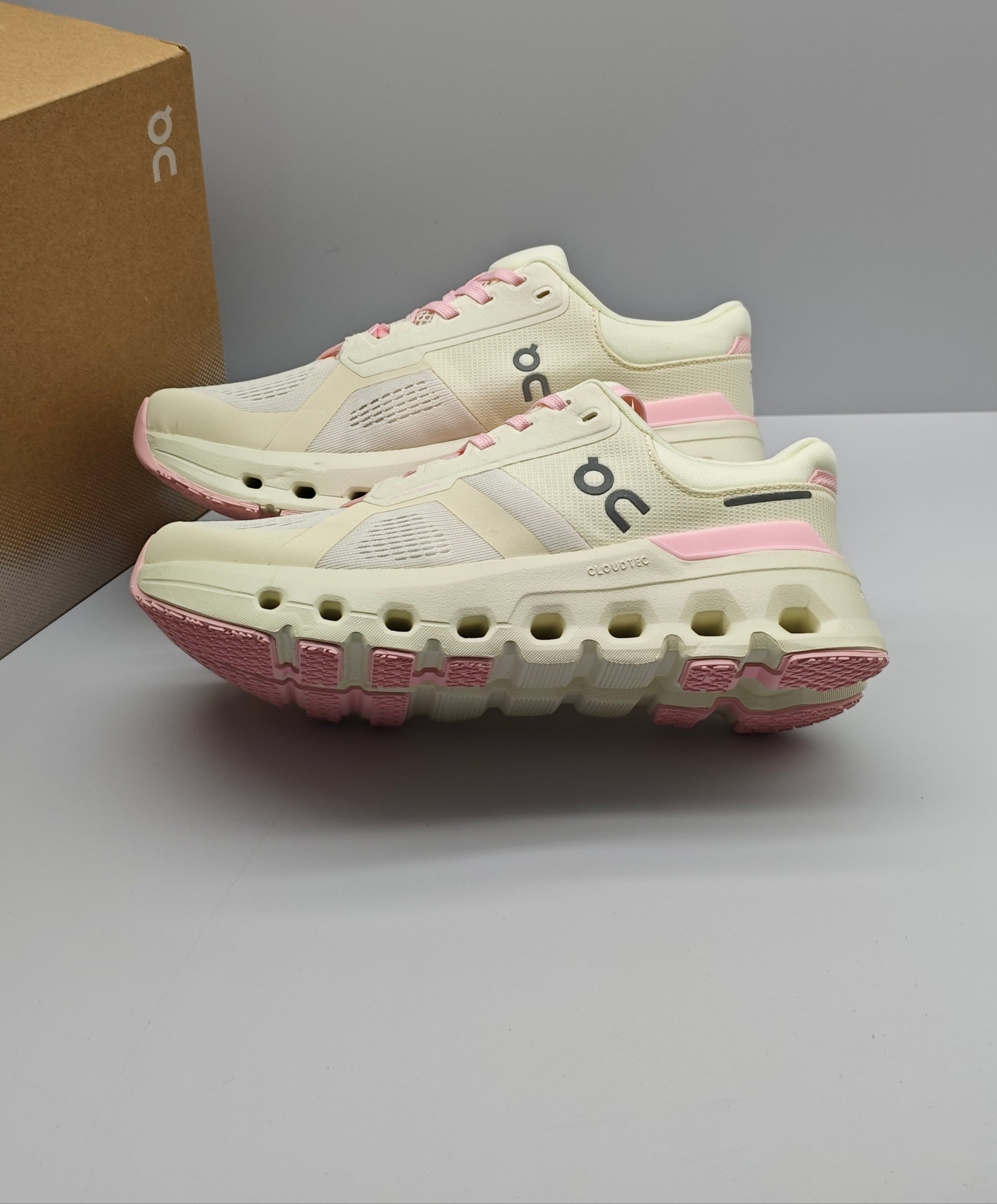 On Cloud Sneakers Sports shoes ON CloudRunner 2