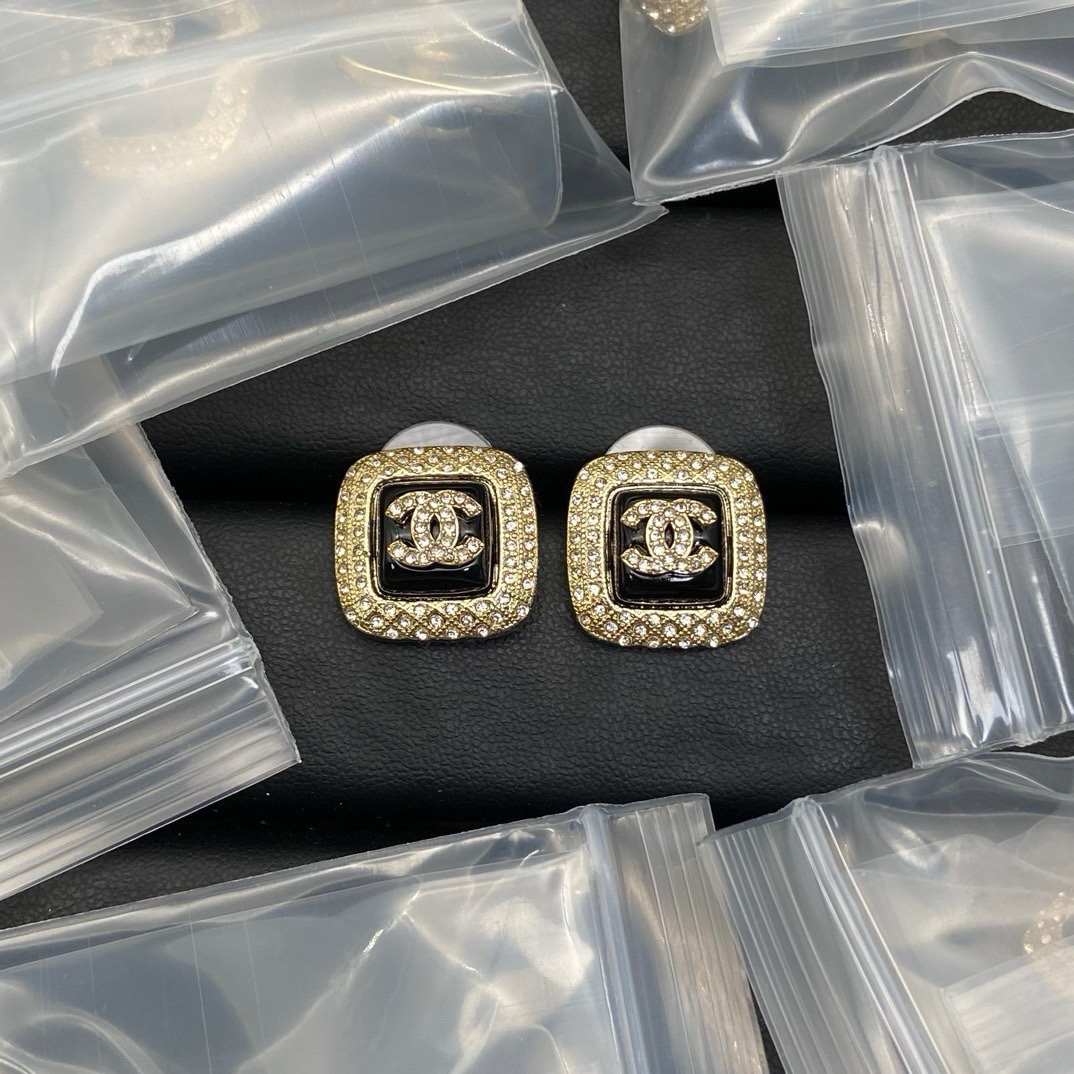 Chanel Earring 048