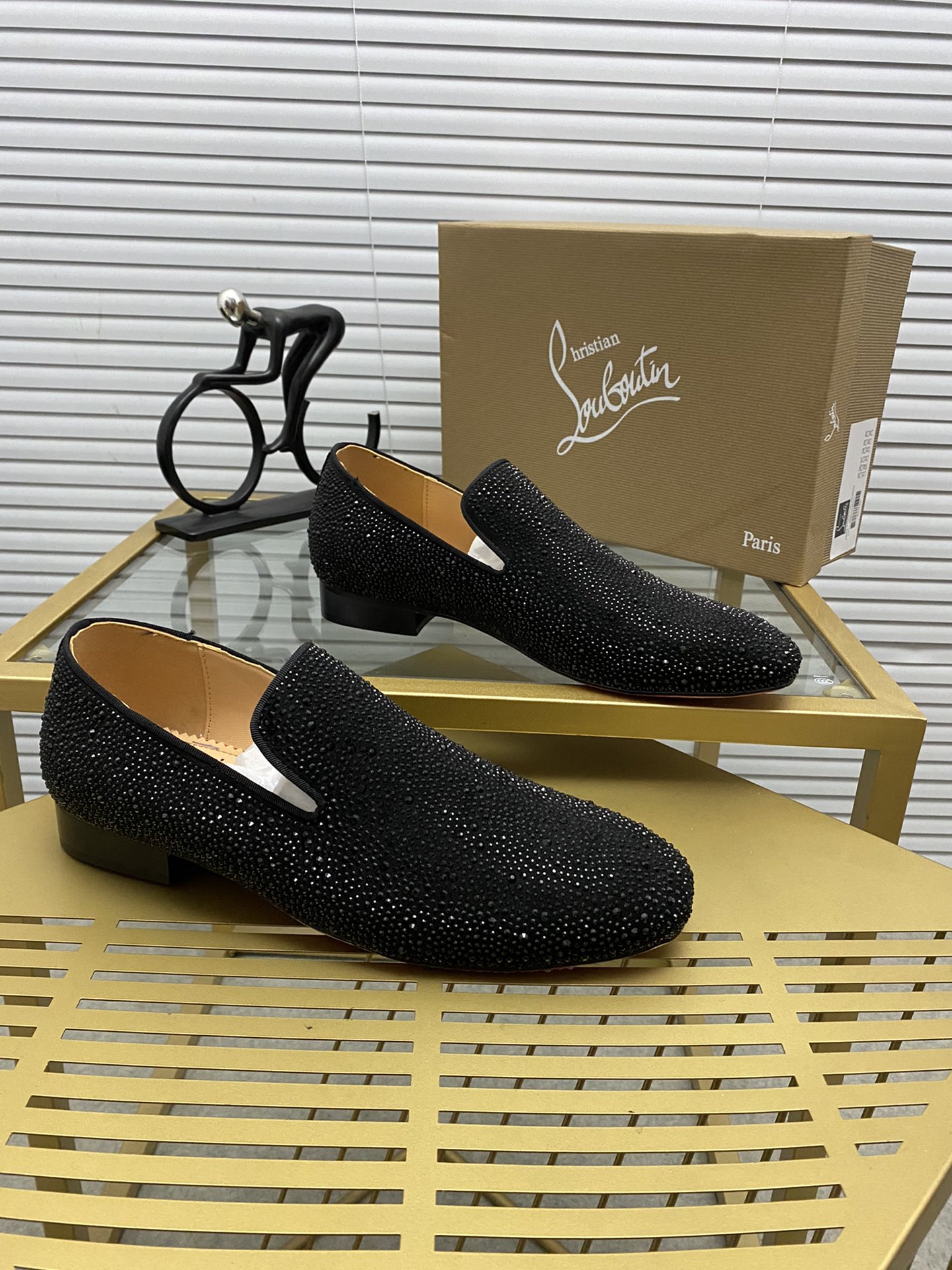 Christian Louboutin 043 Casual shoes HL003