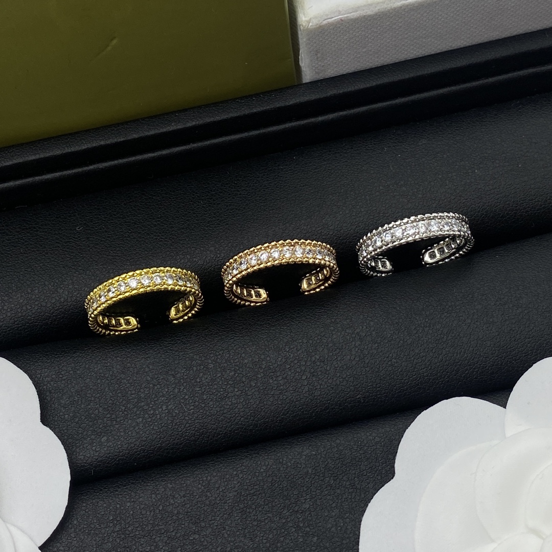 Van Cleef & Arpels Jewelry Rings  Full diamond ring refers