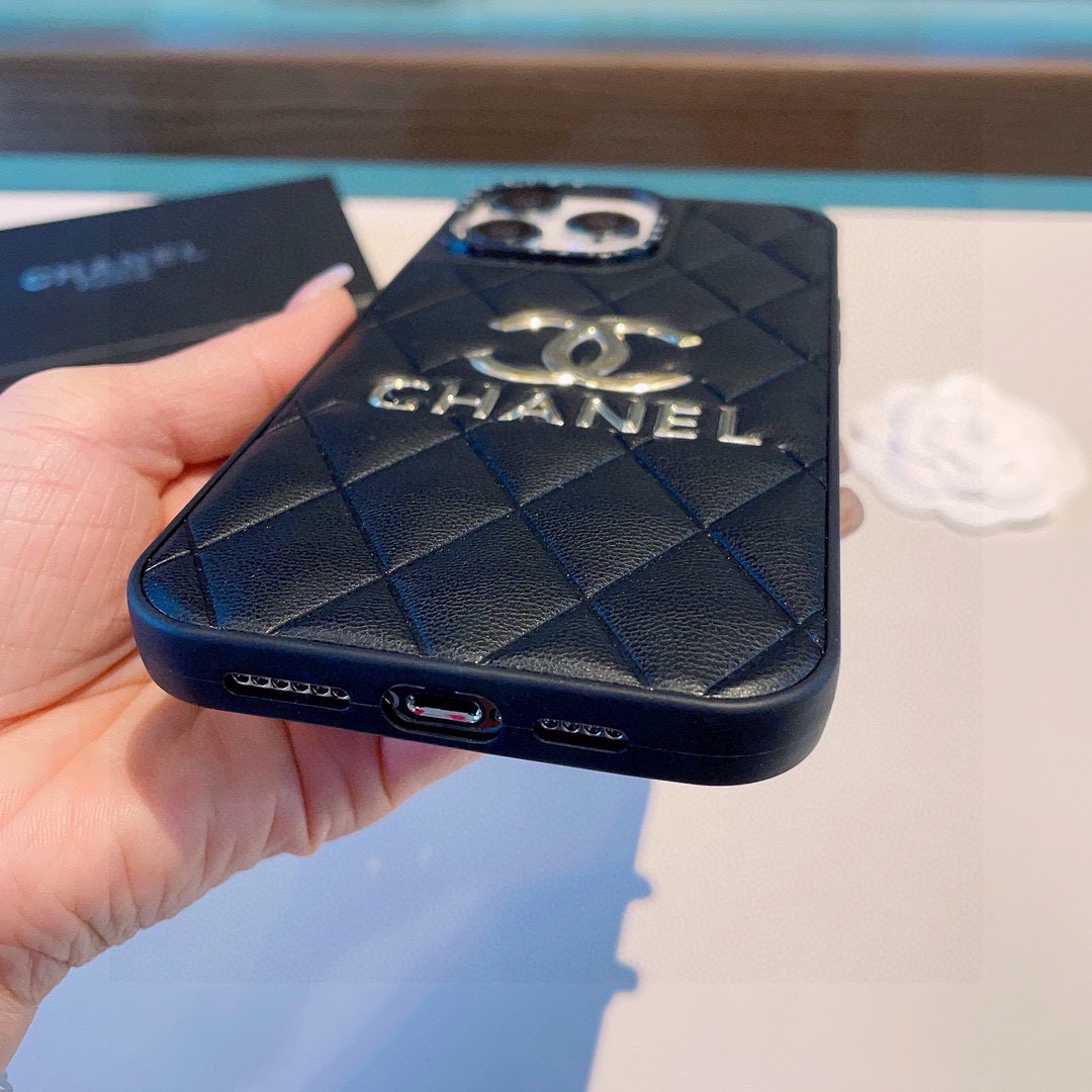 Chanel Phone Case Embossed Electroplated Gold Hot Stamping Logo All-Around Phone Case Accessories
