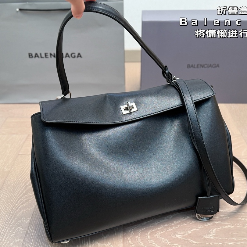 Balenciaga Shoulder Bag Ladies' Favorite