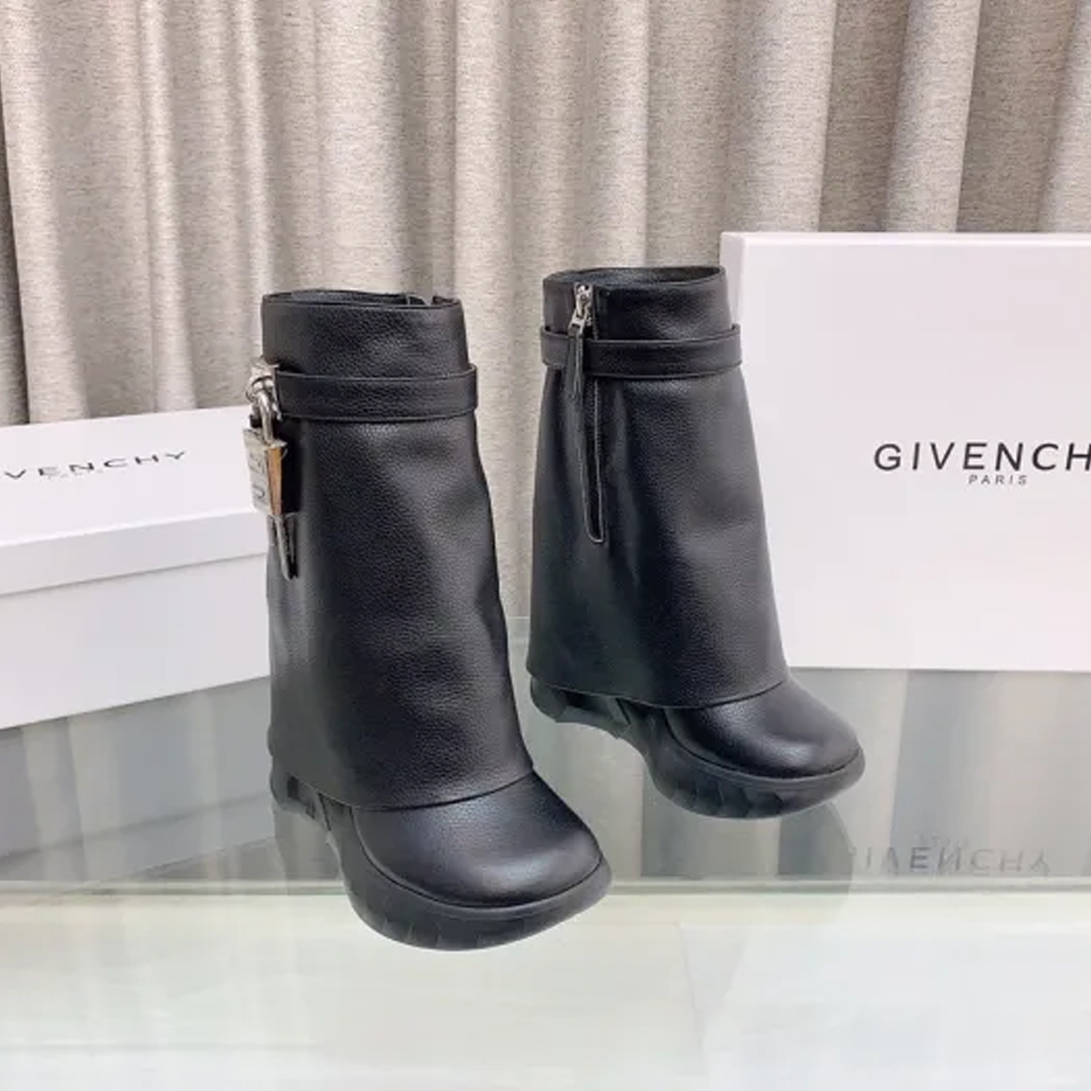 Givenchy 007 boots XM027