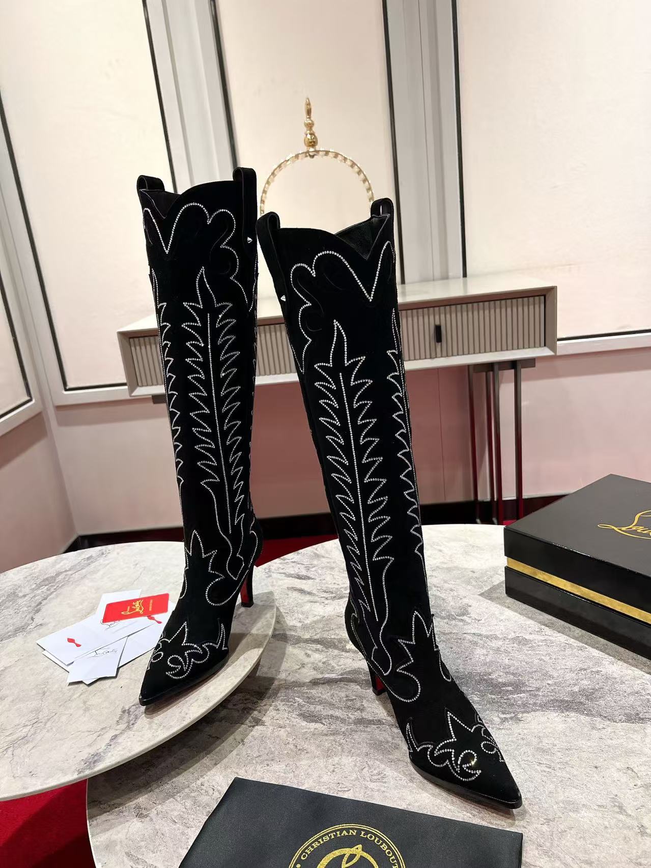 Christian Louboutin Boots 062 HL007
