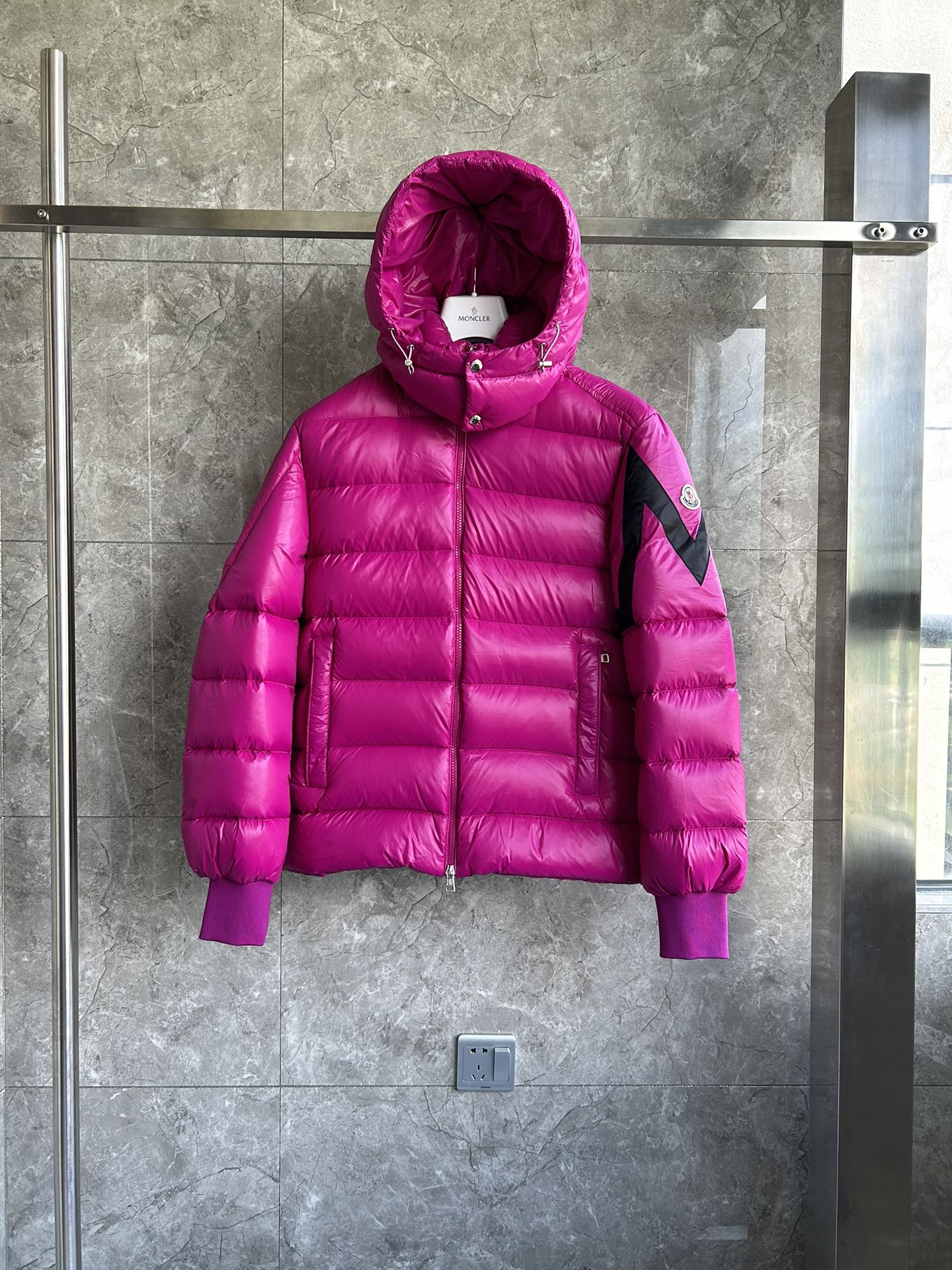 Moncler Down Jacket M2305 FYZ006