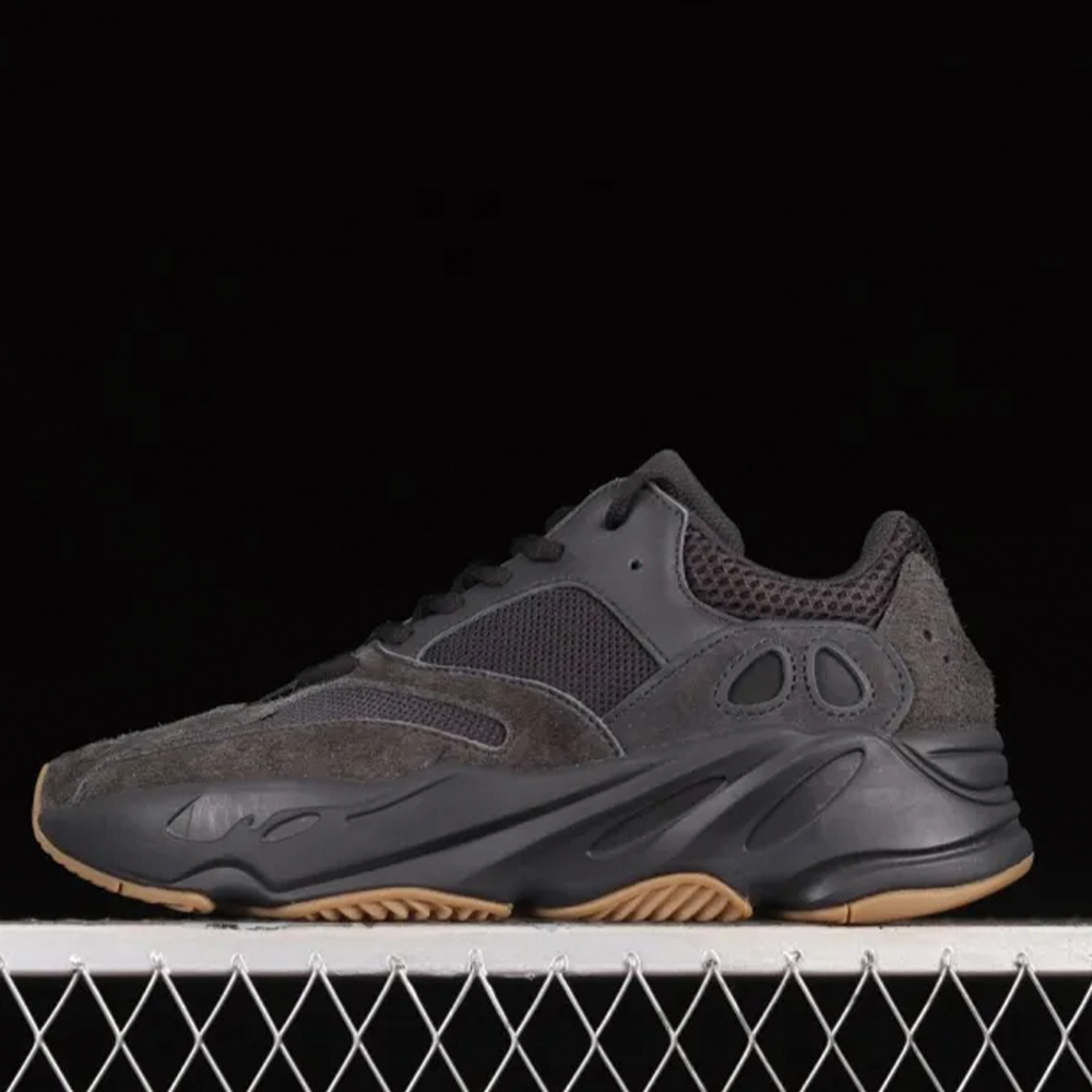 Yeezy Boost 700  Utility Black  FV5304