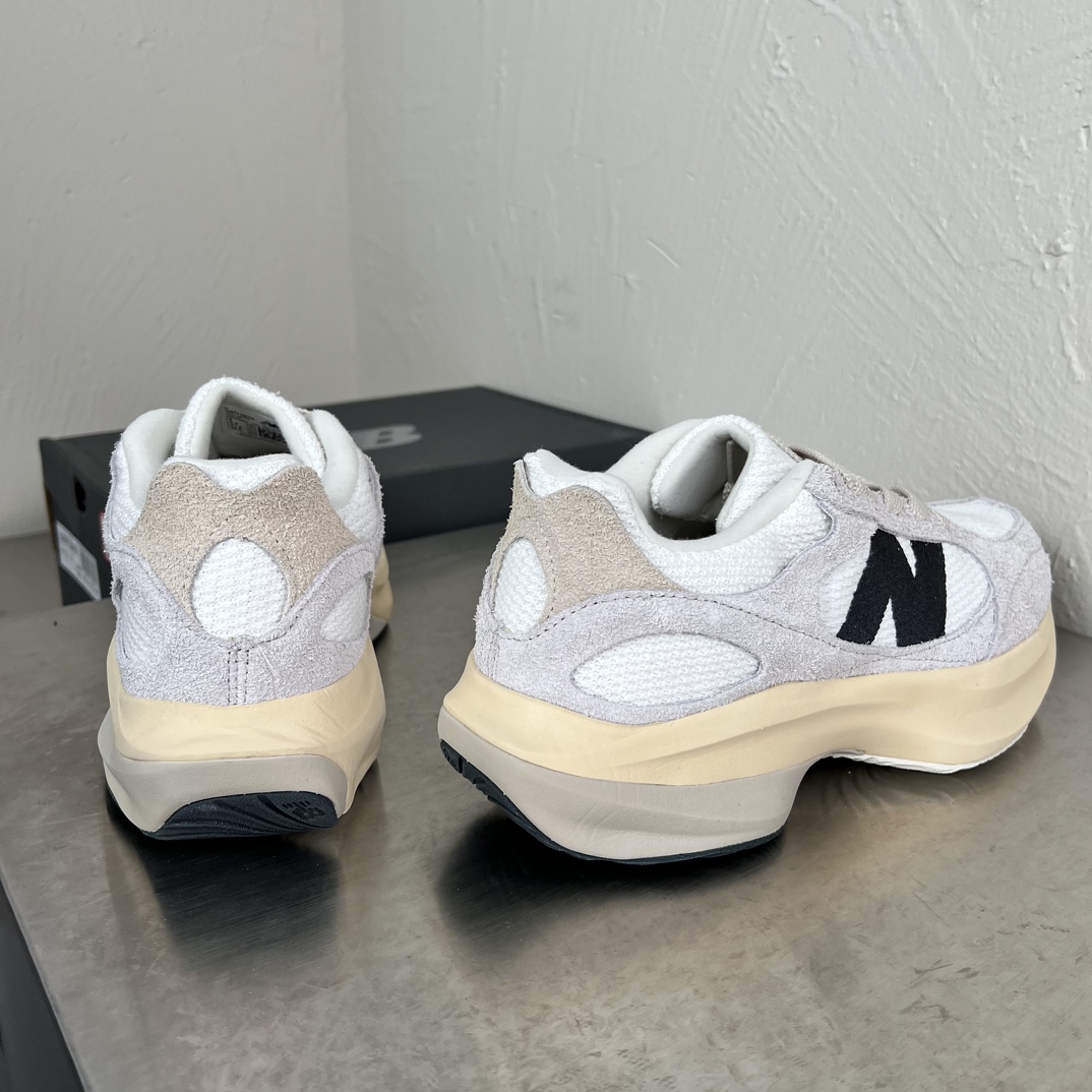 New Balance Sneakers SportsNB warped runner