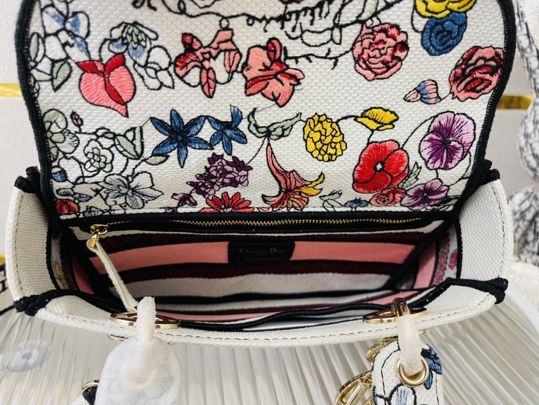 10A + top quality Dior Medium Lady D-Lite Bag 9920 DD003 24cm