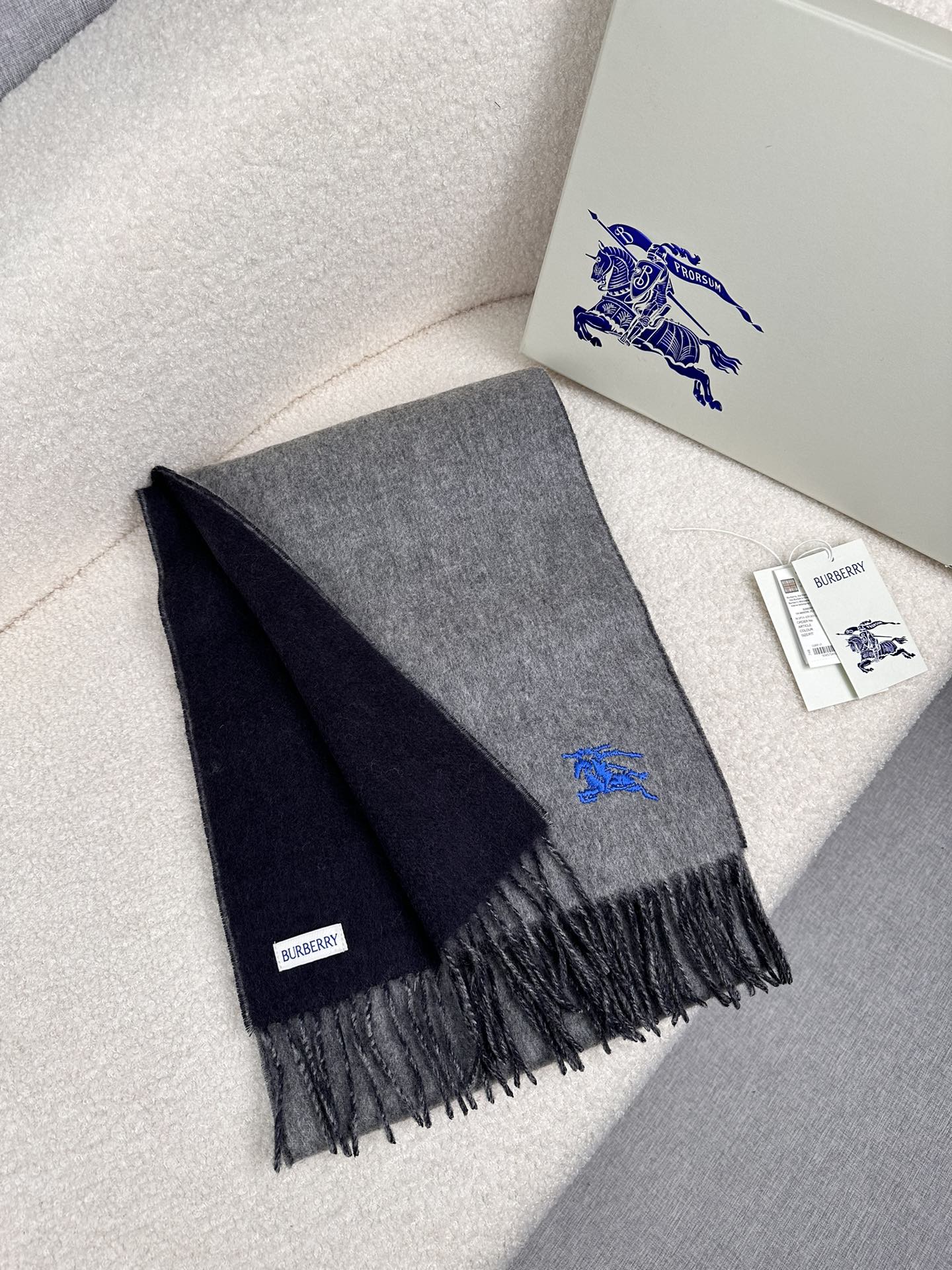 Burberry Embroidered Double-Sided Curve Scarf 100% Cashmere 30*180cm Accessories