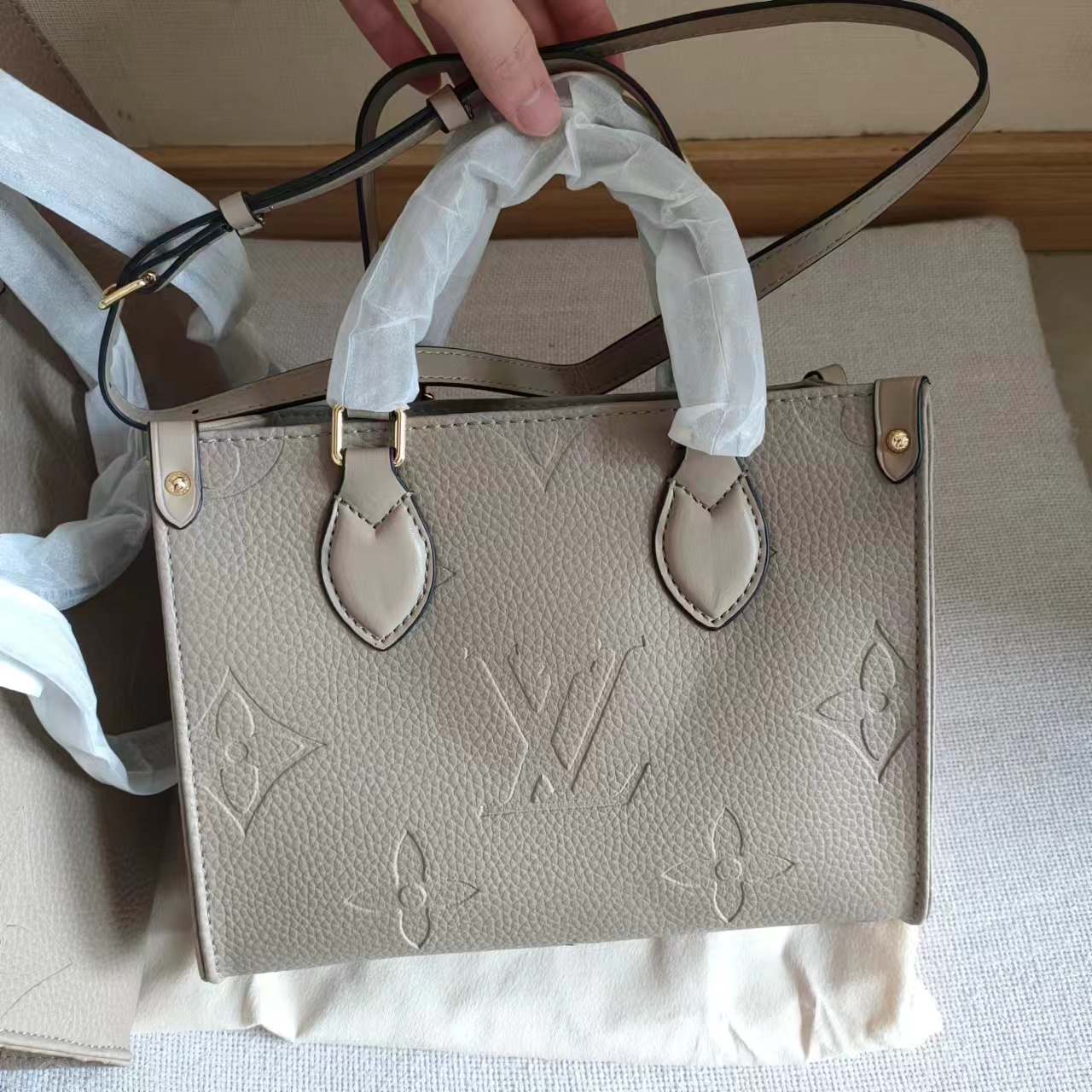 LV Onthego M44933 LM061071081 25-41cm