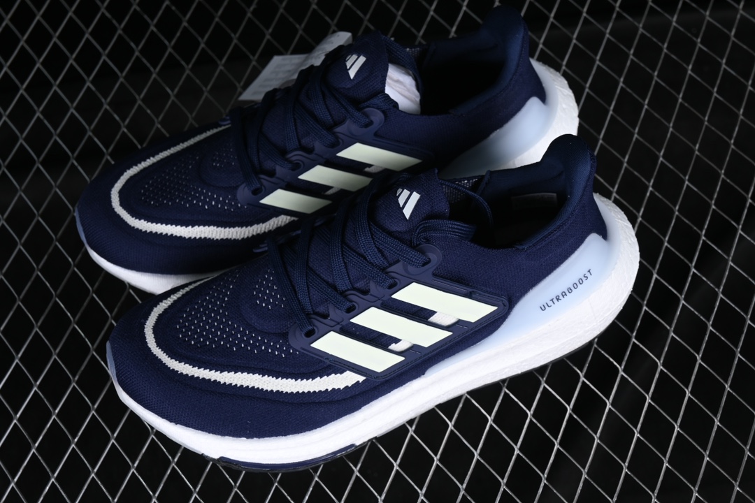 Ad Ultra Boost Light 23 Blue HP9203 XM542