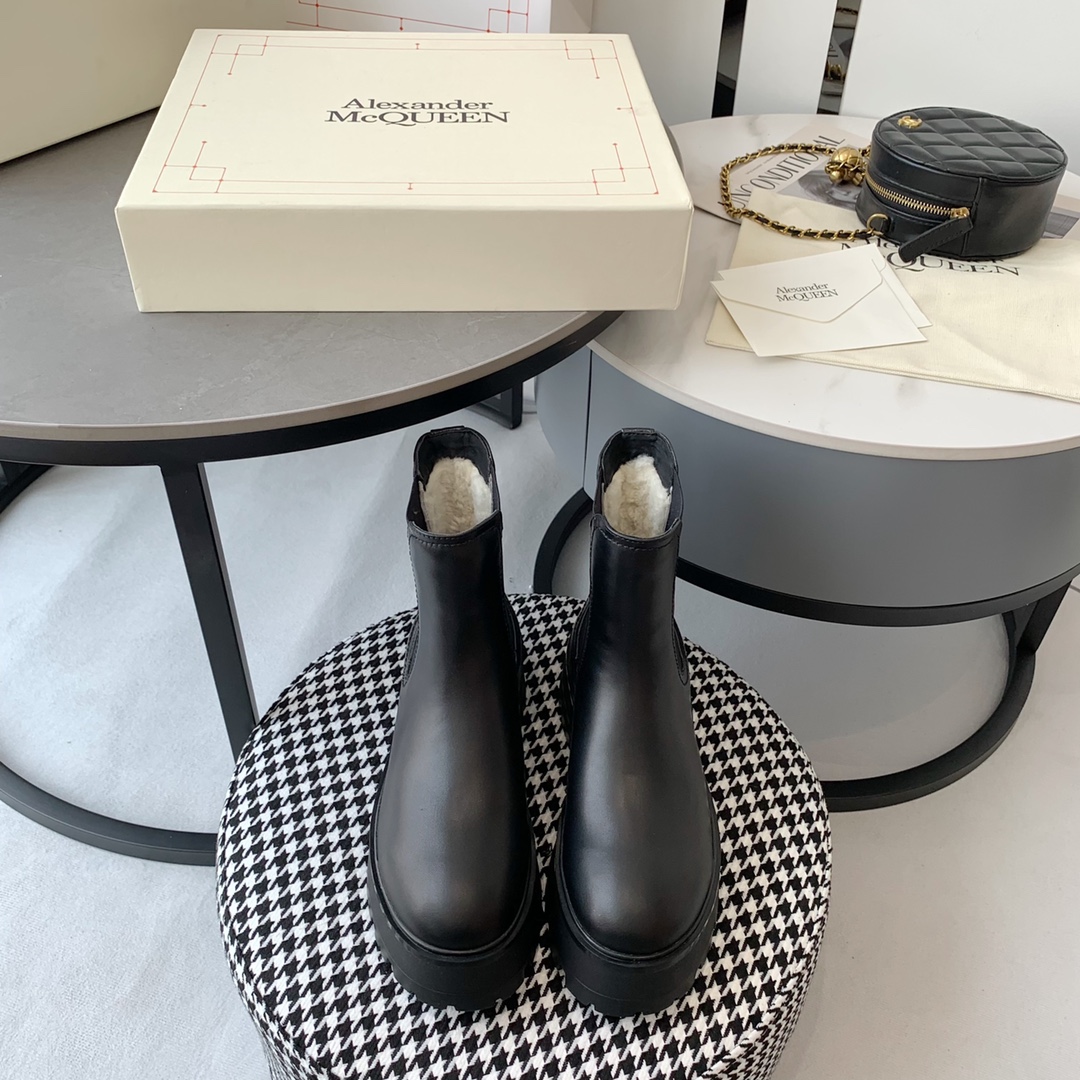 Alexander MCQueen shoes fluff inside high-top no shoelace 001