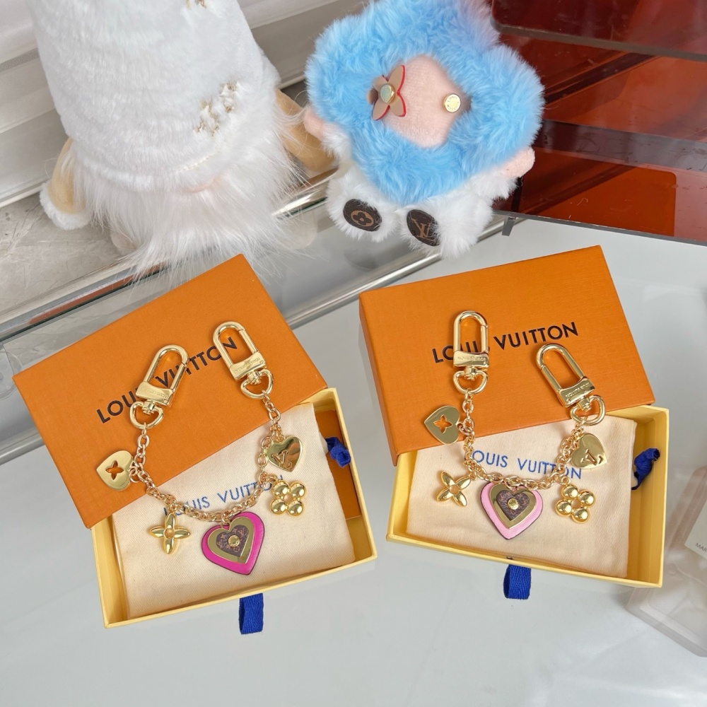 Louis Vuitton Key Chain Valentine'S Day Heart Floral Stainless Steel Leather Keychain Bag Chain Accessories