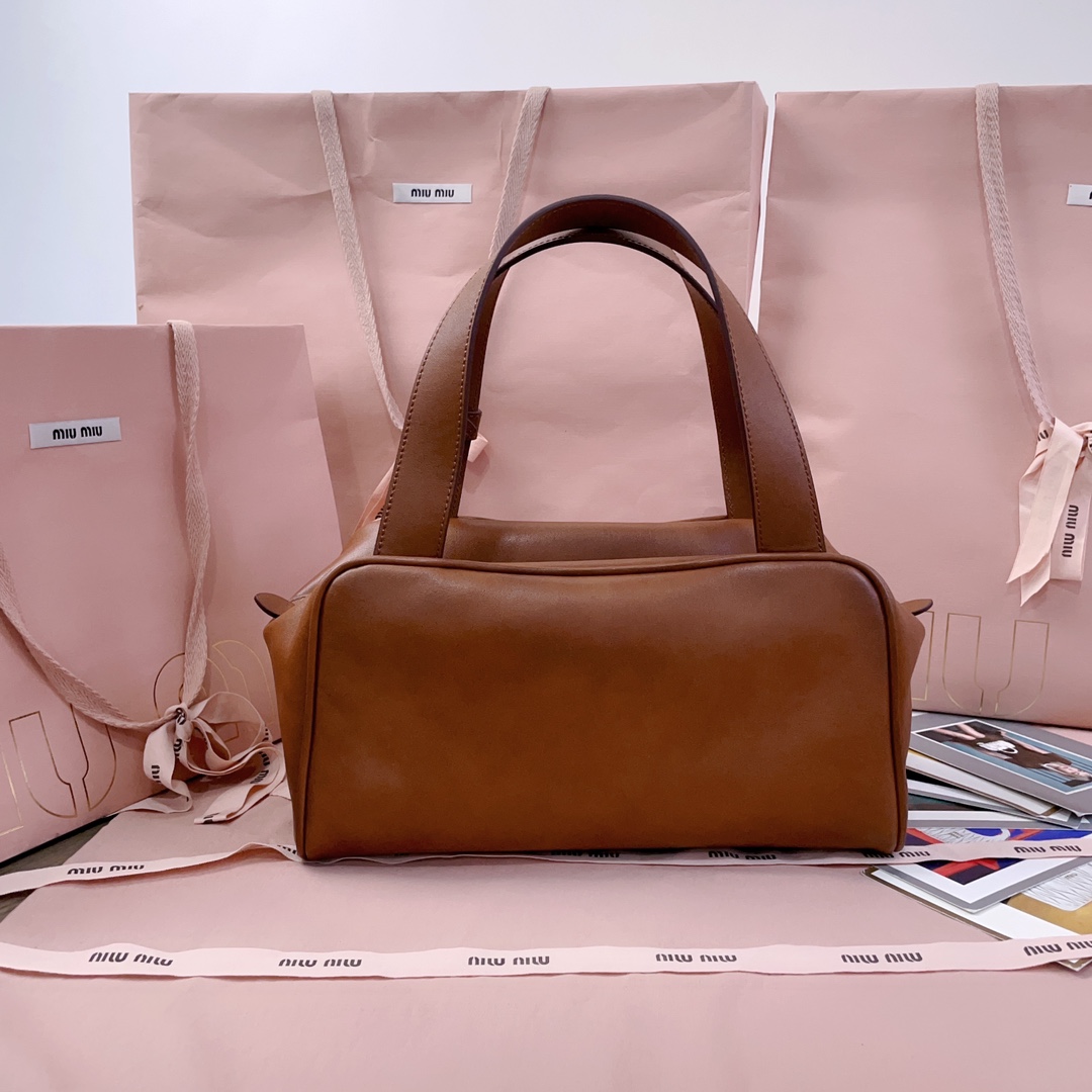 Miu Miu Shoulder Bag Ladies' Favorite