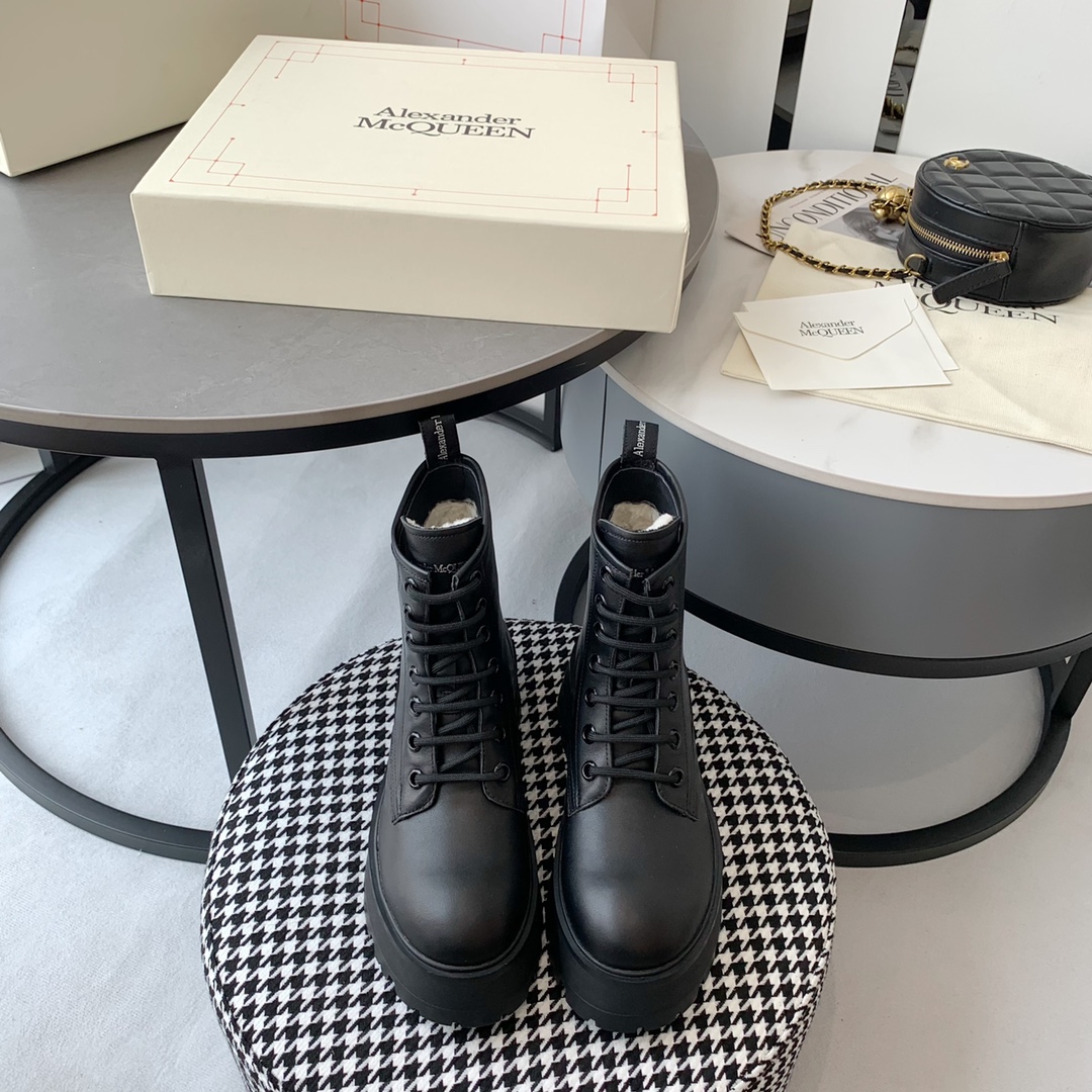 Alexander MCQueen shoes fluff inside high-top with shoelace 001