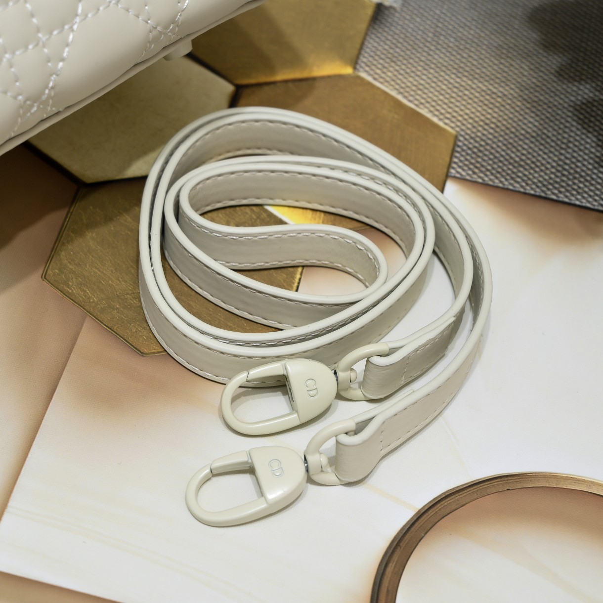 Medium Lady Dior Bag White Matte 2022 LM071 24cm