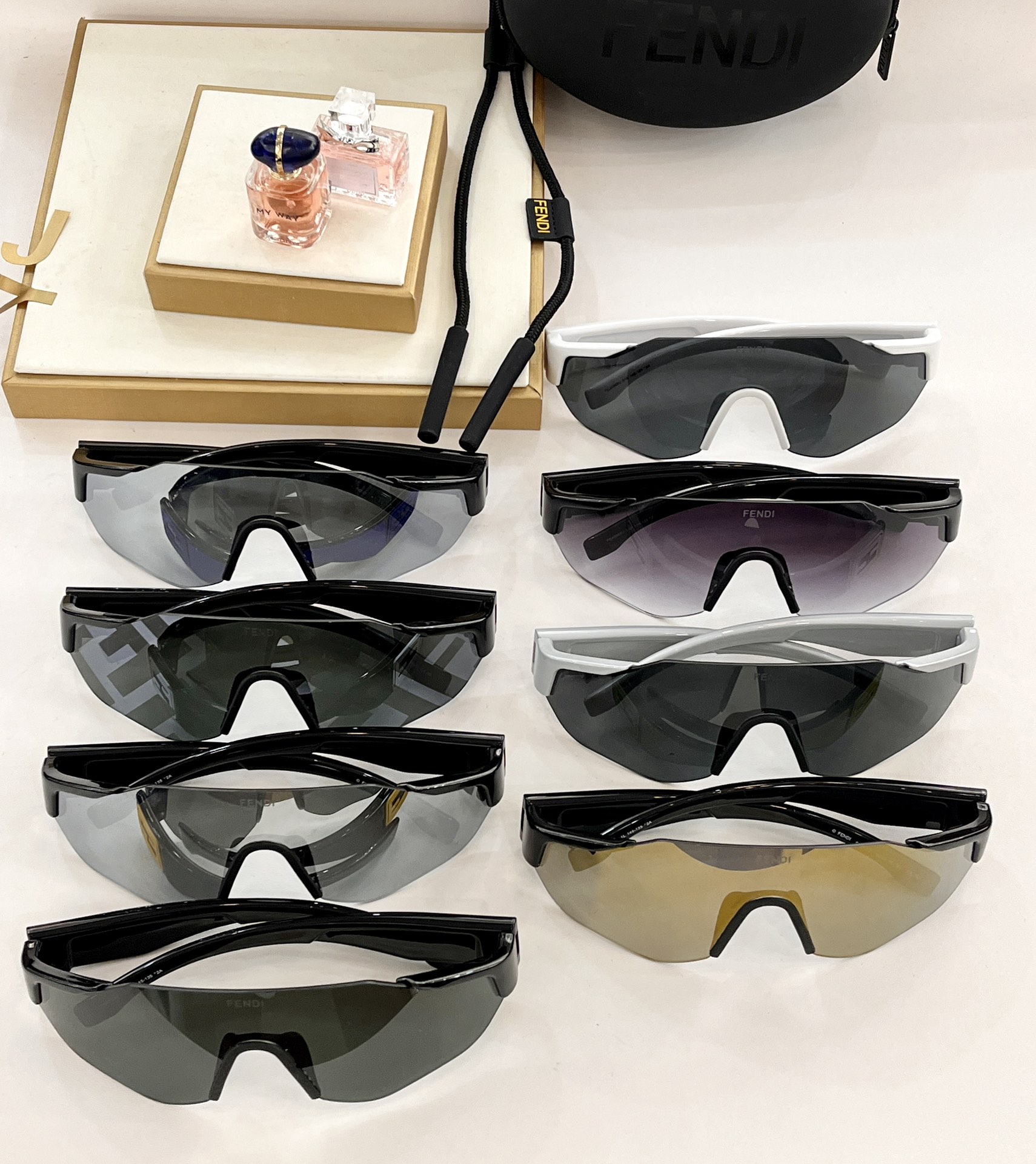 Fendi Sunglasses FF40088U SM012